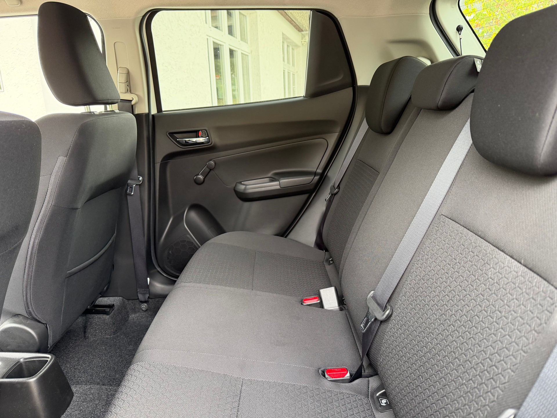 SUZUKI Swift 1.2 Compact Top 4x4 Hybrid *Top-Ausstattung*aus 1. Hand*Servicegepflegt*-image-8