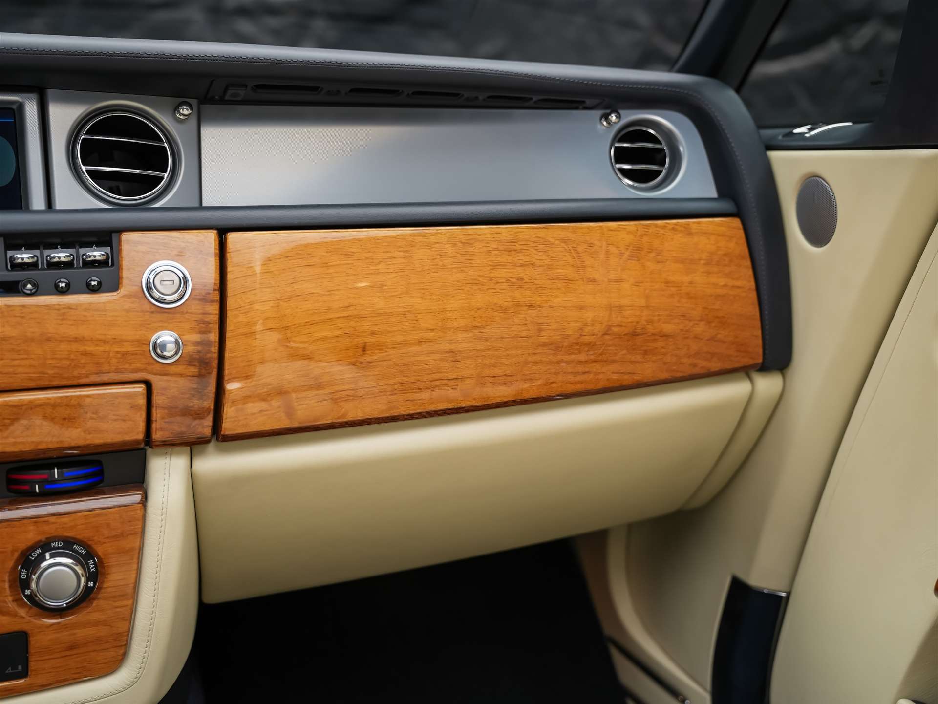 ROLLS-ROYCE Phantom Drophead *Standlüftung*Lexicon*-image-23