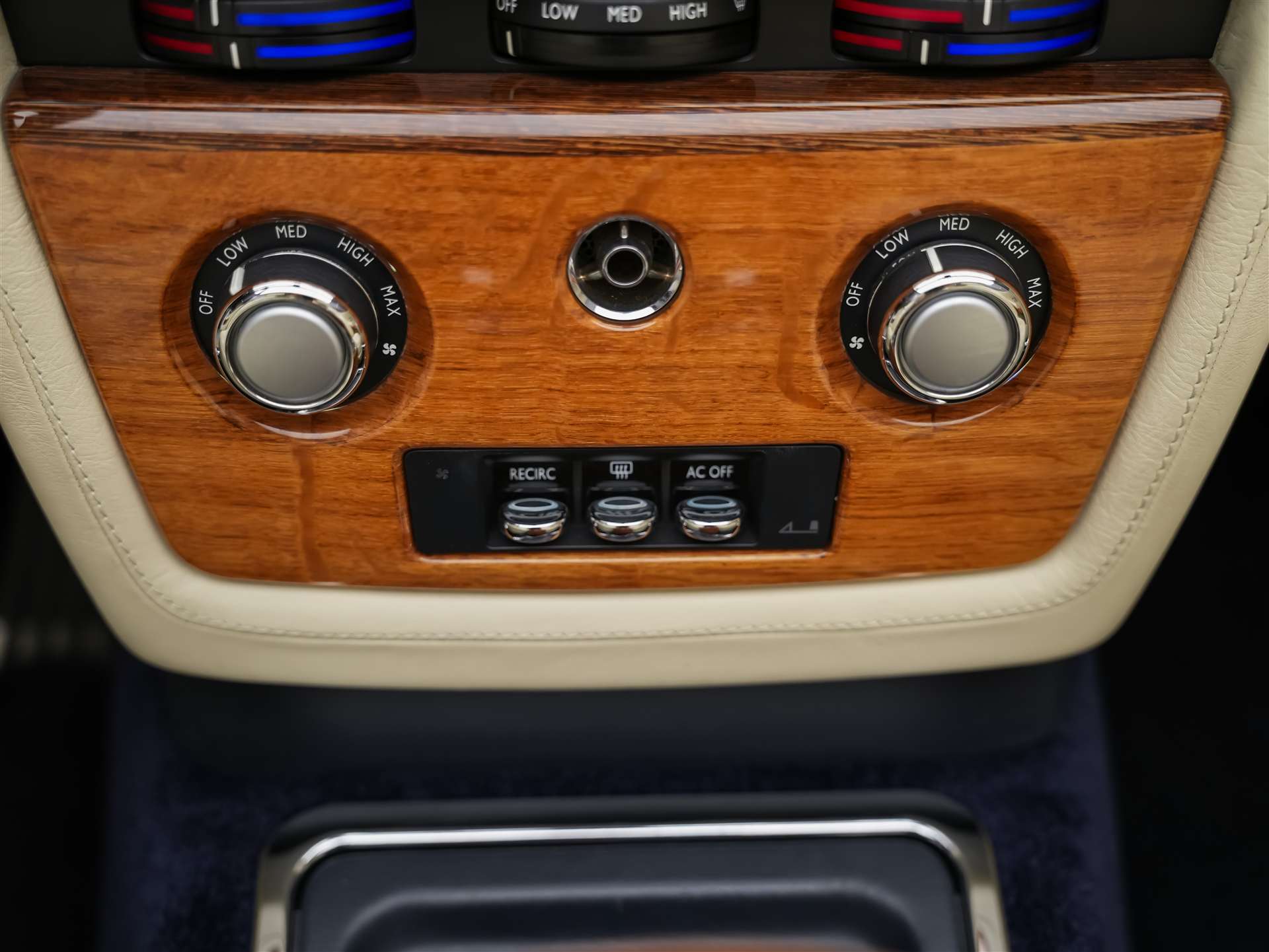 ROLLS-ROYCE Phantom Drophead *Standlüftung*Lexicon*-image-25