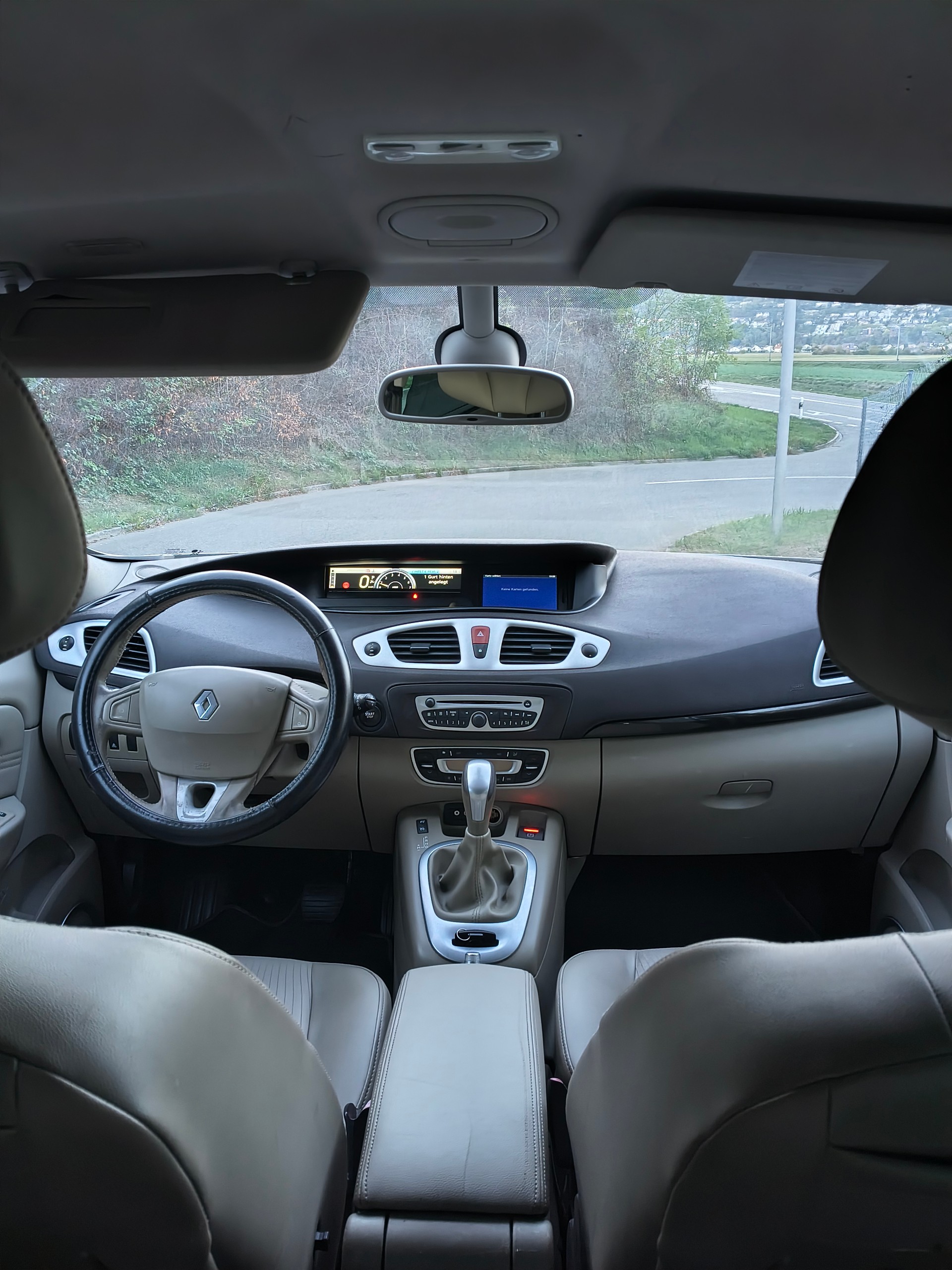 RENAULT Grand Scénic 2.0 16V Dynamique X-Tronic CVT-image-9