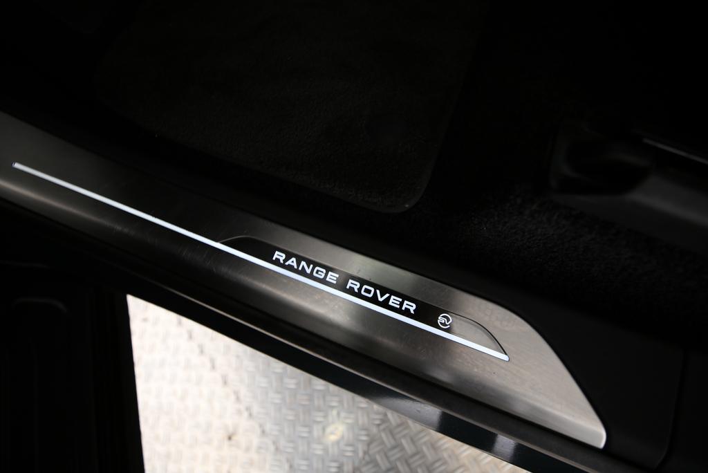 LAND ROVER Range Rover 4.4 V8 SV LWB-image-17