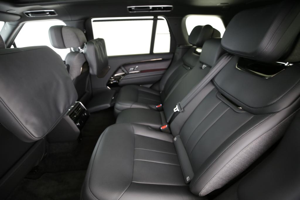 LAND ROVER Range Rover 4.4 V8 SV LWB-image-6