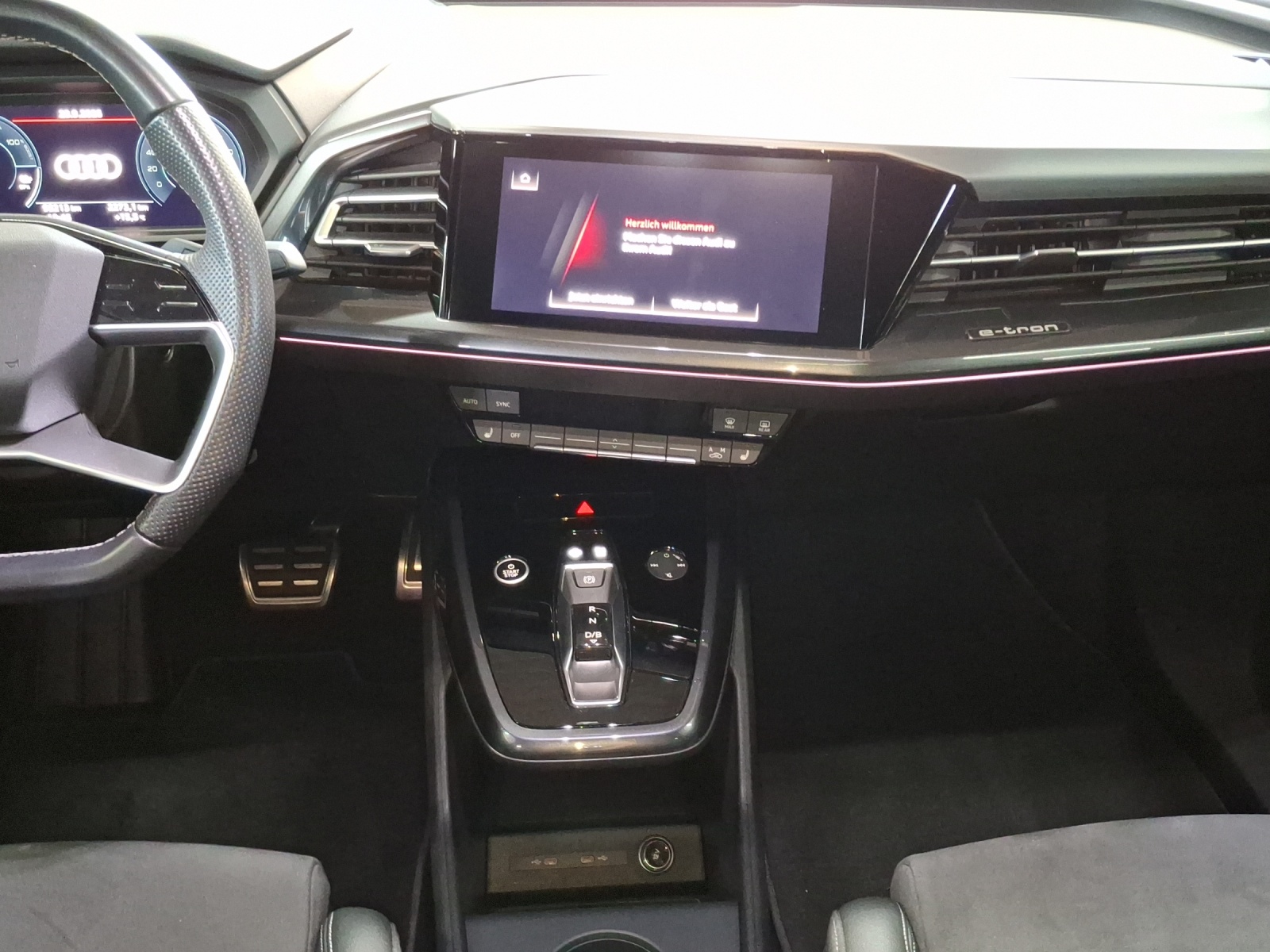 AUDI Q4 Sportback e-tron 50 quattro-image-10