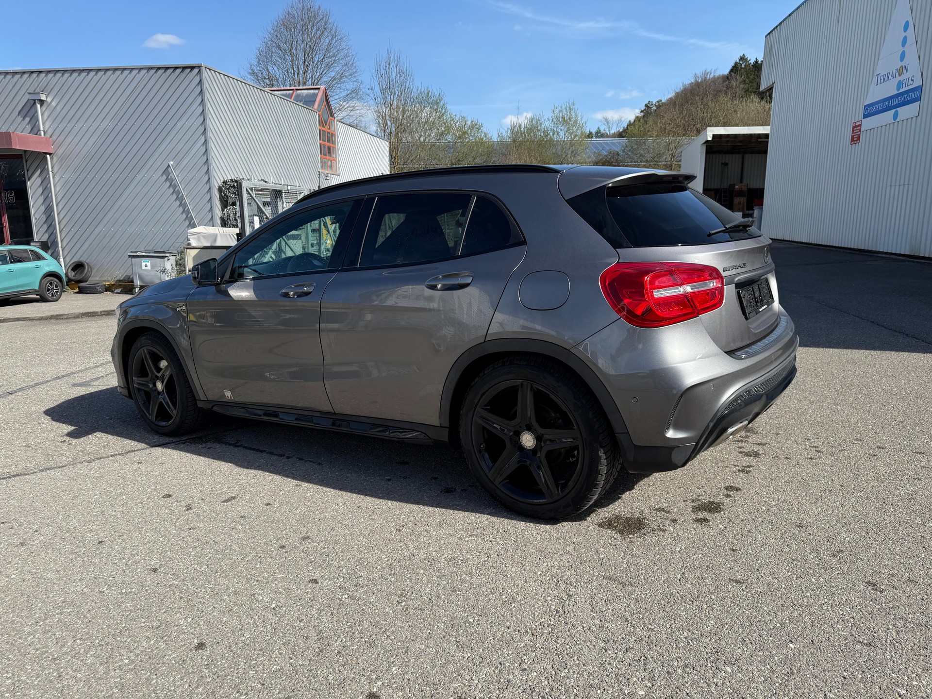 MERCEDES-BENZ GLA 250 4Matic 7G-DCT-image-6