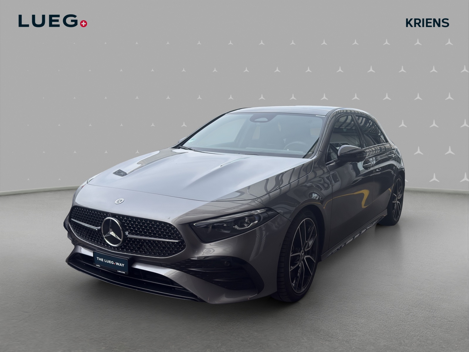 MERCEDES-BENZ A 250 4M - AMG / DISTRONIC / 360 Grad Kamera / Head-Up Display-image-0