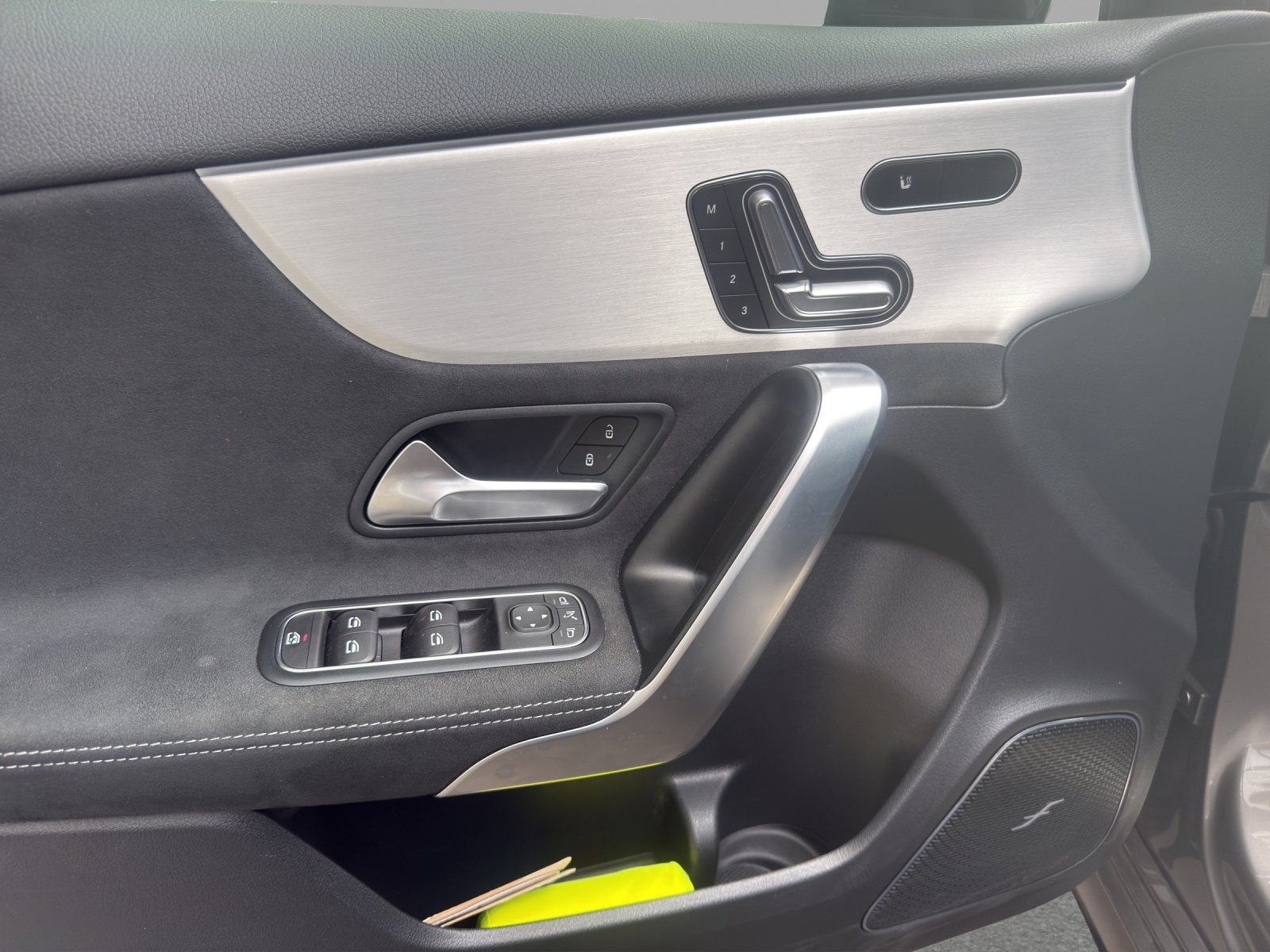 MERCEDES-BENZ A 250 4M - AMG / DISTRONIC / 360 Grad Kamera / Head-Up Display-image-12