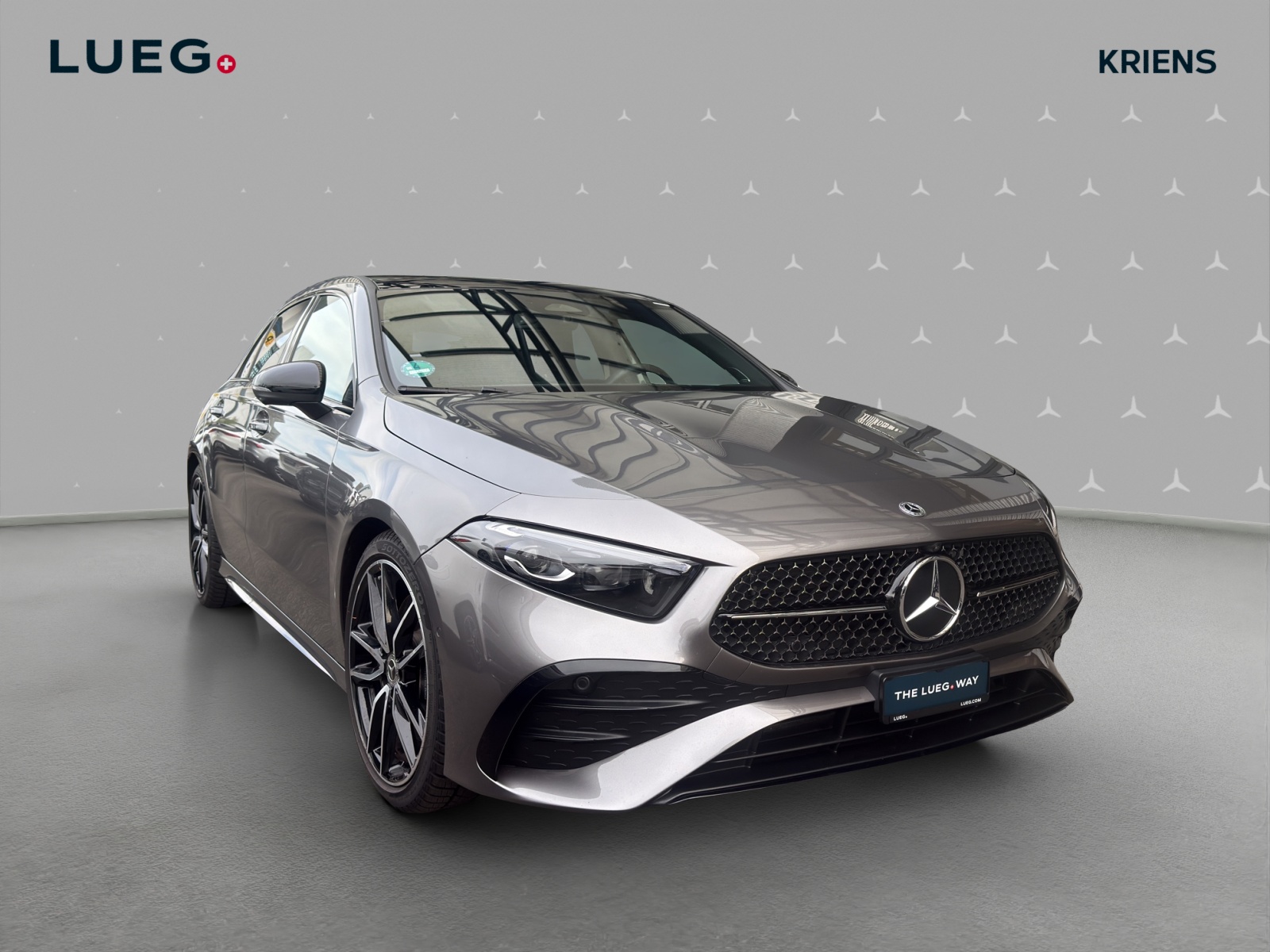 MERCEDES-BENZ A 250 4M - AMG / DISTRONIC / 360 Grad Kamera / Head-Up Display-image-4