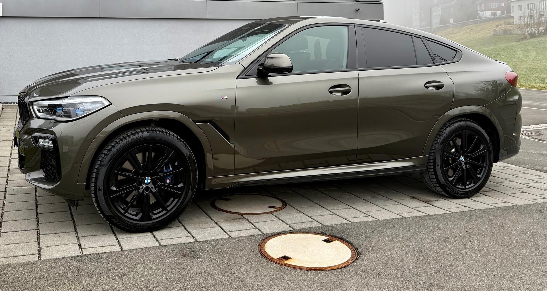BMW X6 M50i-image-9