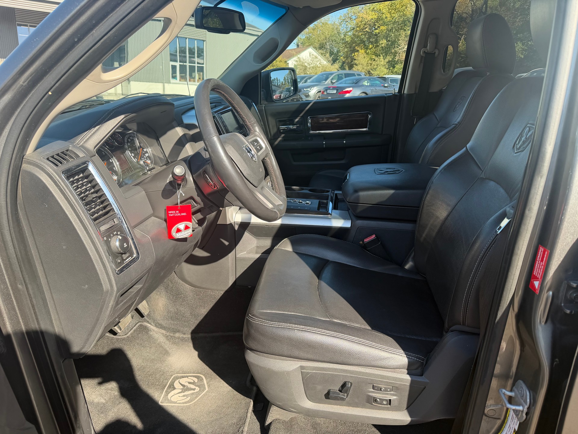 DODGE Ram 1500 Laremie Hemi 5.7 V8-image-9