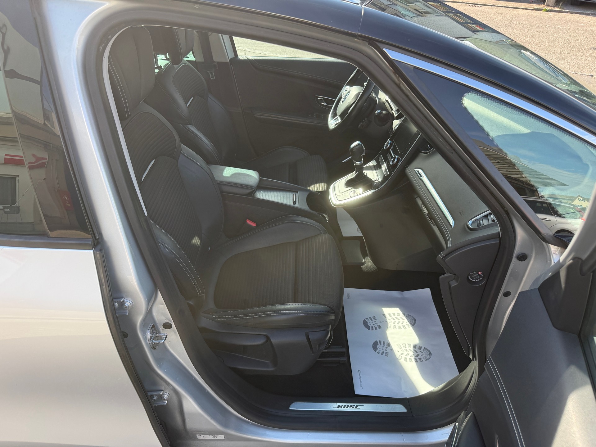 RENAULT Grand Scénic 1.5 dCi Bose EDC-image-9