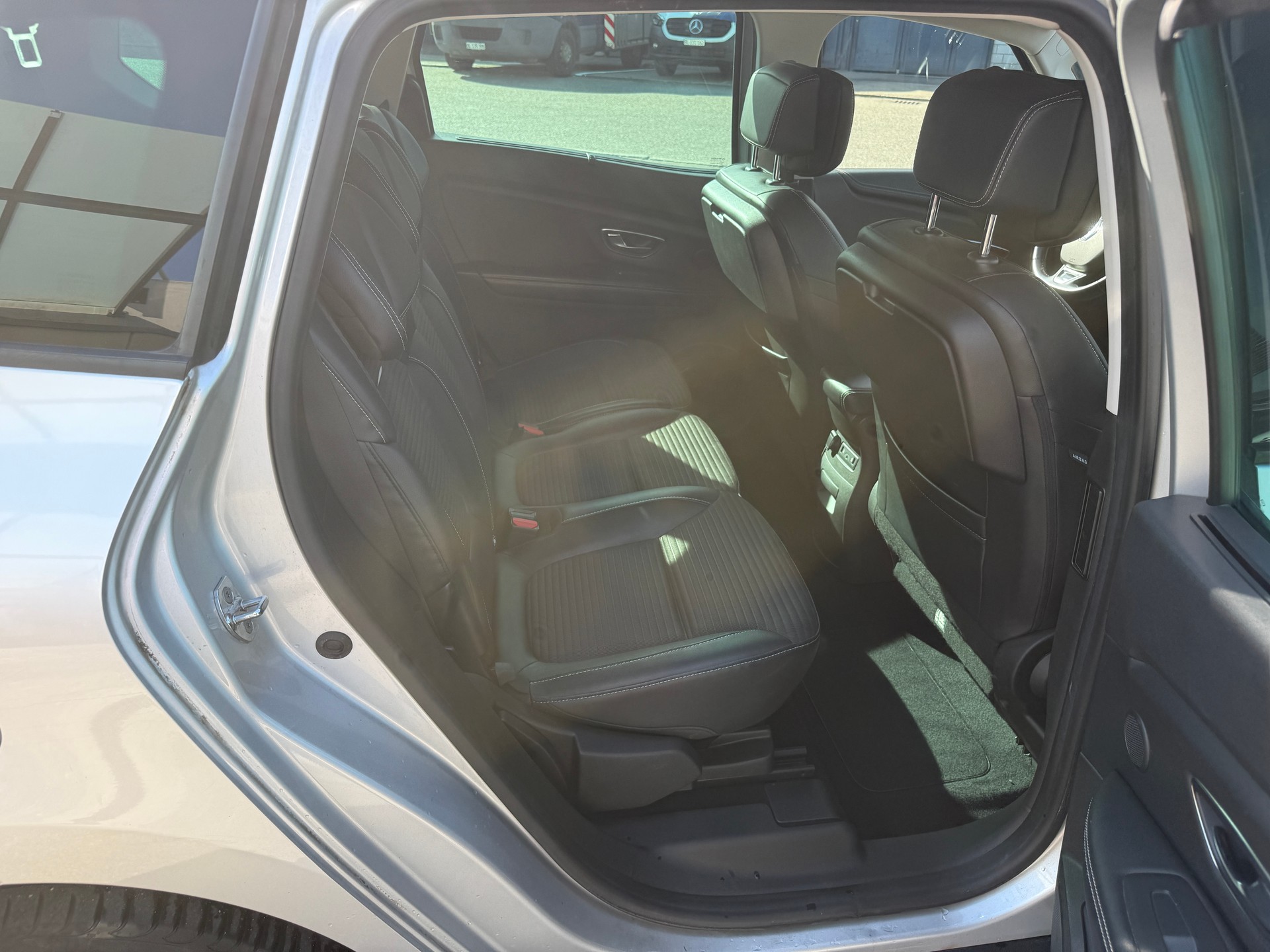 RENAULT Grand Scénic 1.5 dCi Bose EDC-image-7