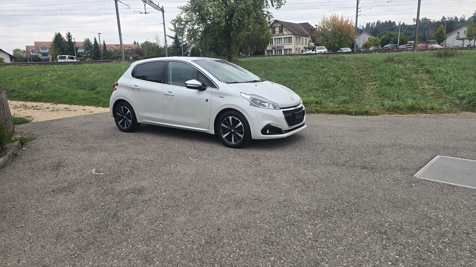PEUGEOT 208 1.2 PureTech Tech Edition EAT6, Zahnriemen neu-image-12
