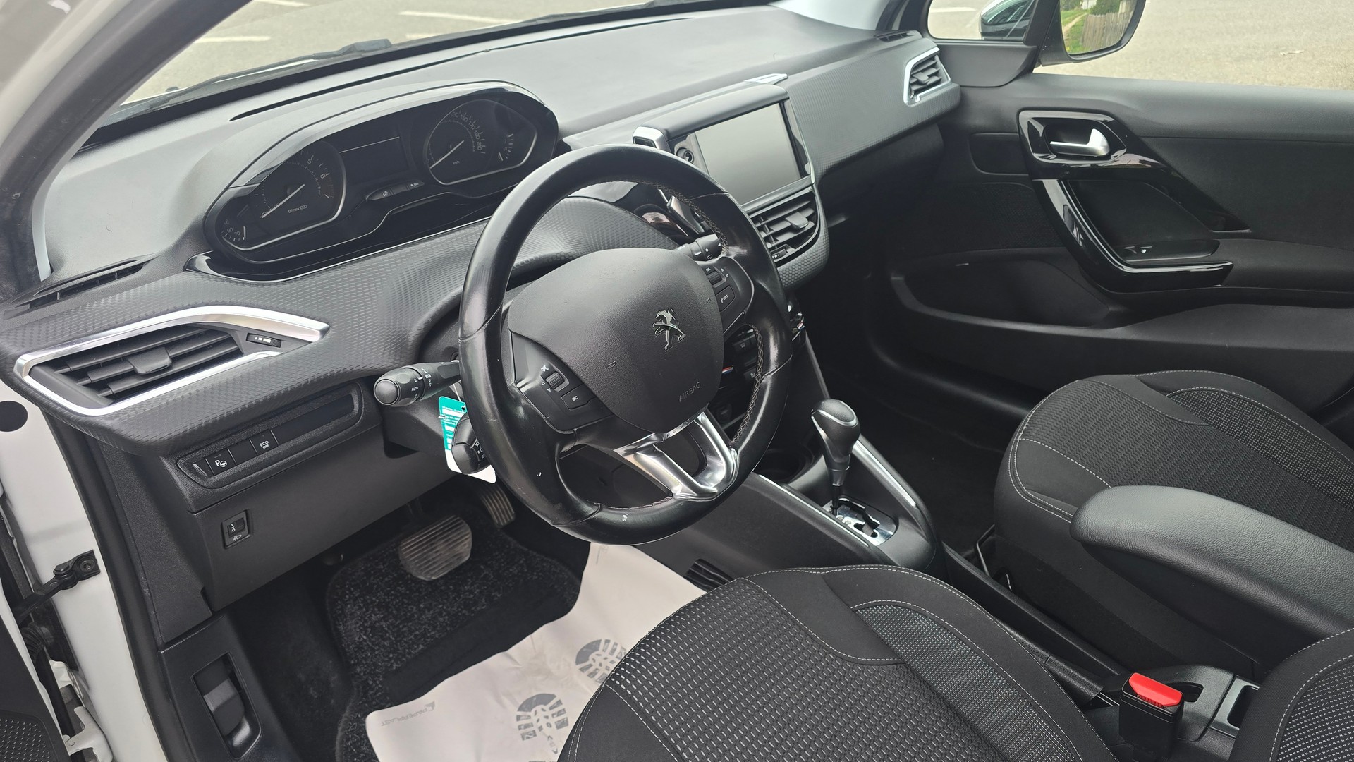 PEUGEOT 208 1.2 PureTech Tech Edition EAT6, Zahnriemen neu-image-4