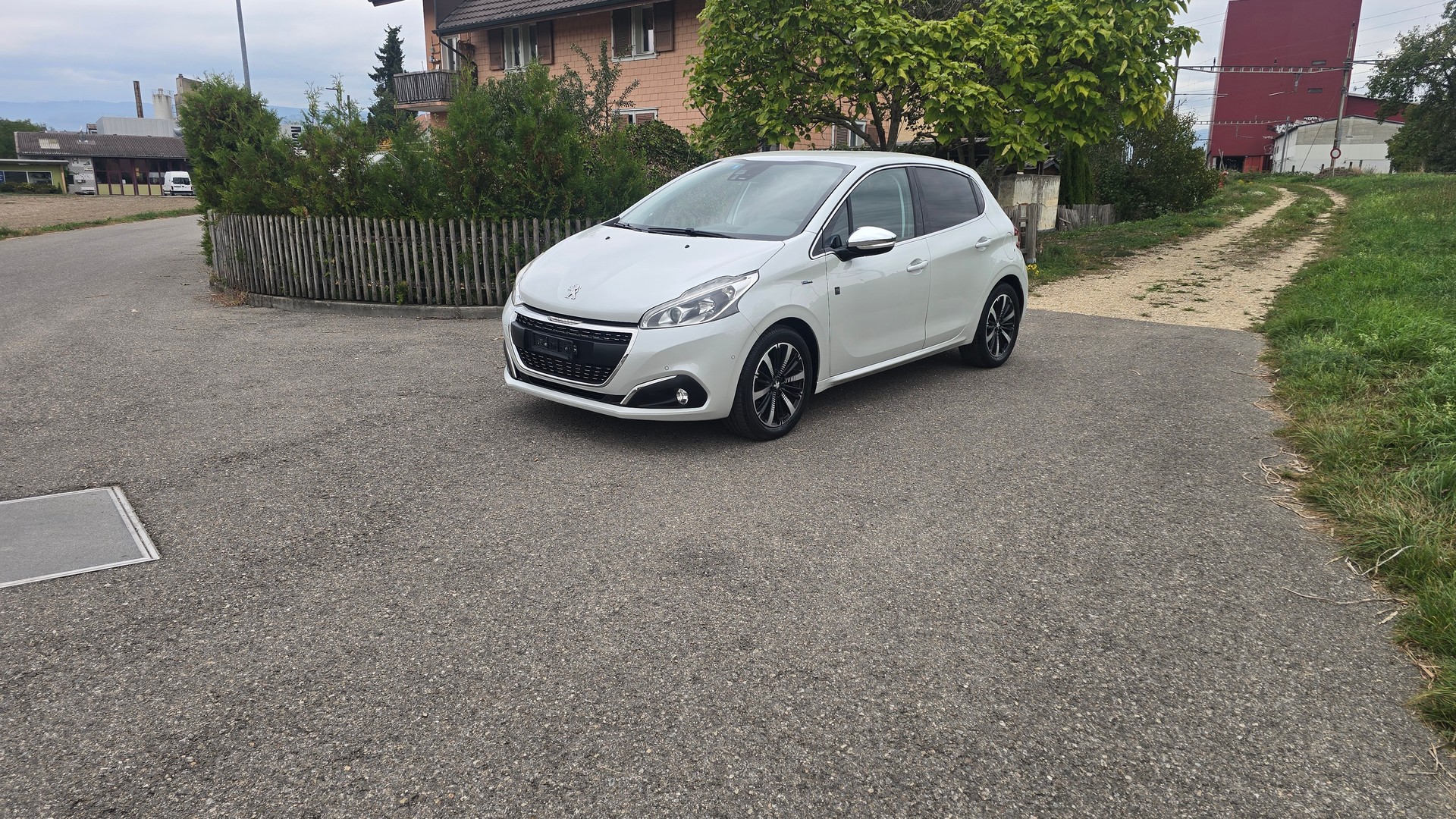 PEUGEOT 208 1.2 PureTech Tech Edition EAT6, Zahnriemen neu-image-2