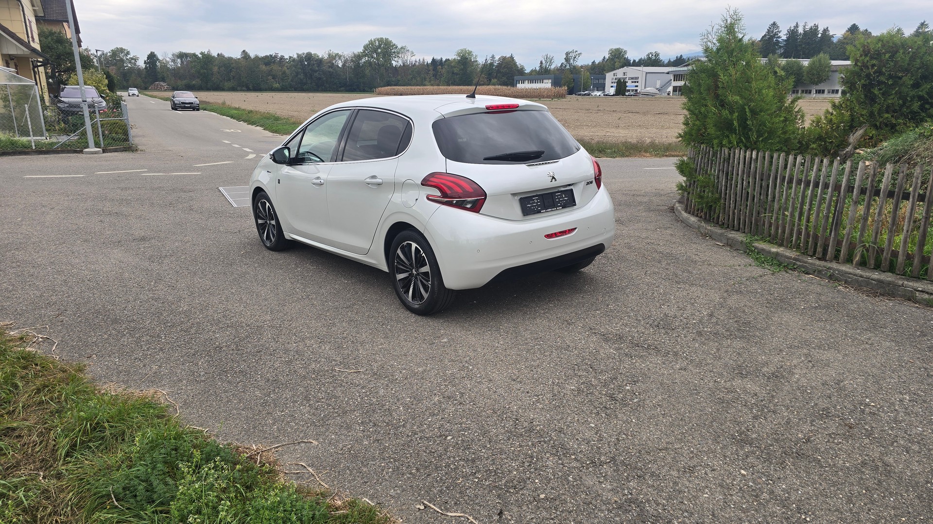 PEUGEOT 208 1.2 PureTech Tech Edition EAT6, Zahnriemen neu-image-1