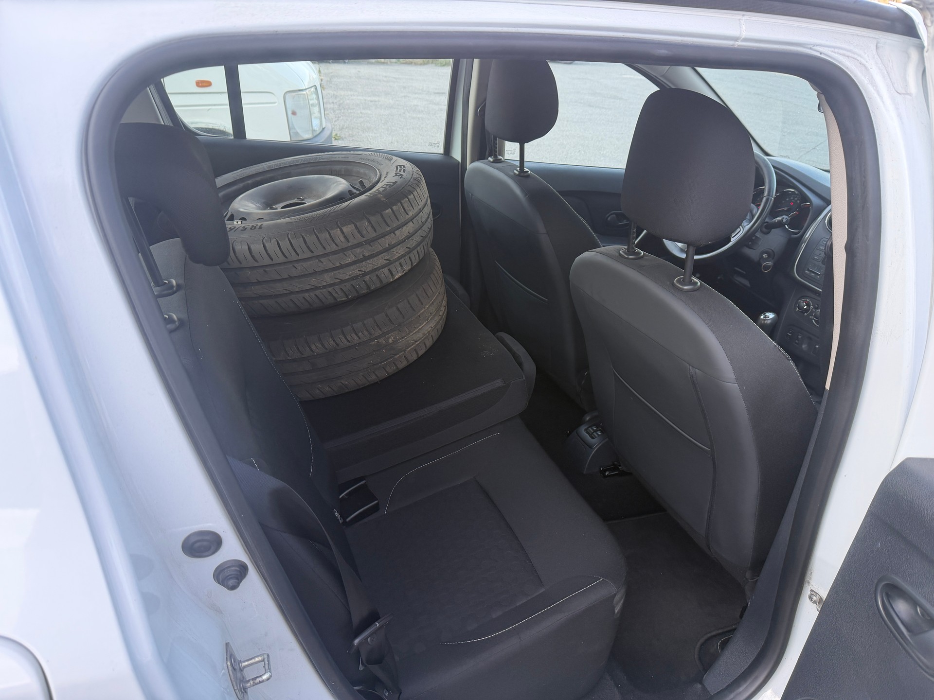 DACIA Sandero 0.9 Lauréate-image-11