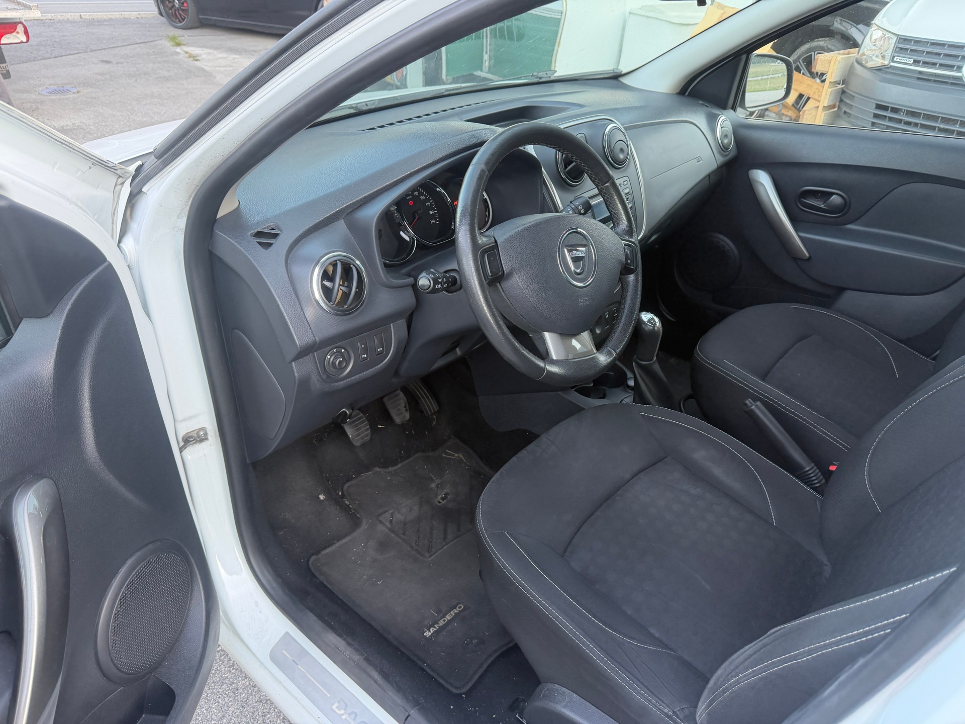 DACIA Sandero 0.9 Lauréate-image-6