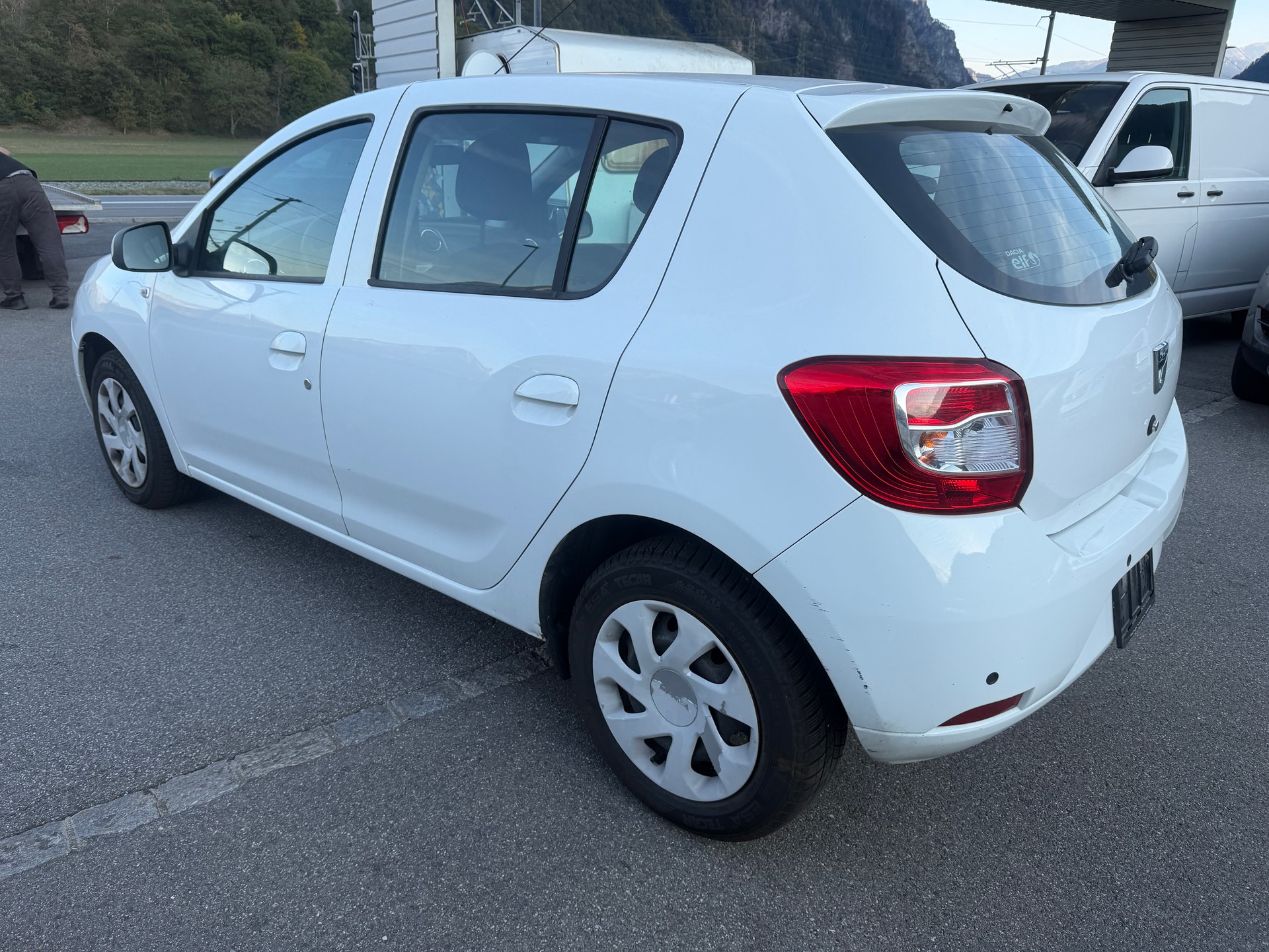 DACIA Sandero 0.9 Lauréate-image-5
