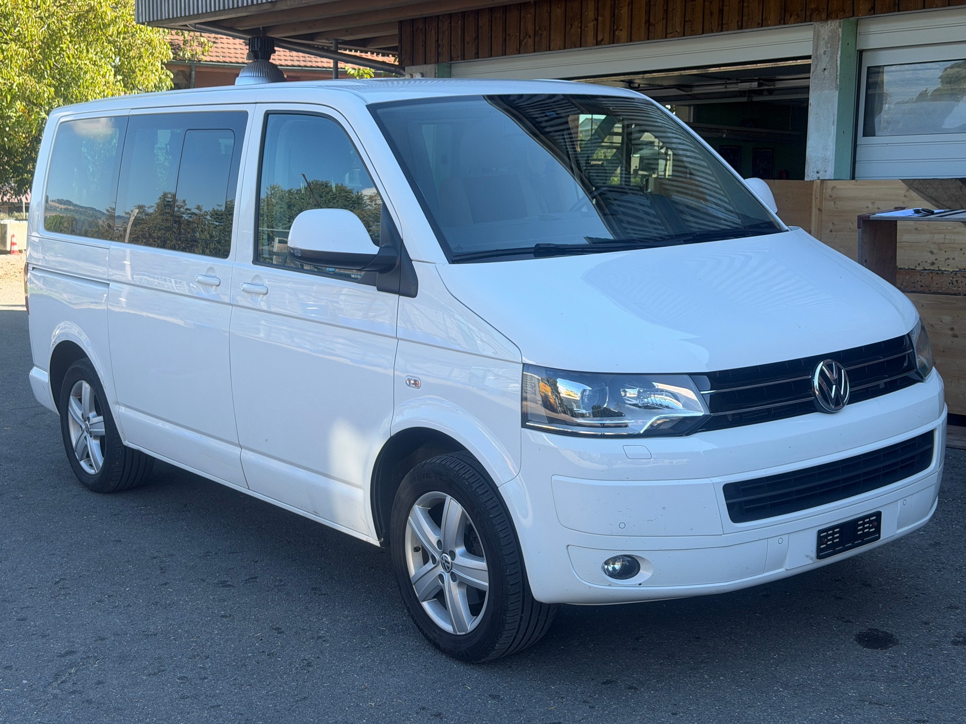 VW T5 Caravelle Comfortline 2.0 TDI CR 4Motion-image-1