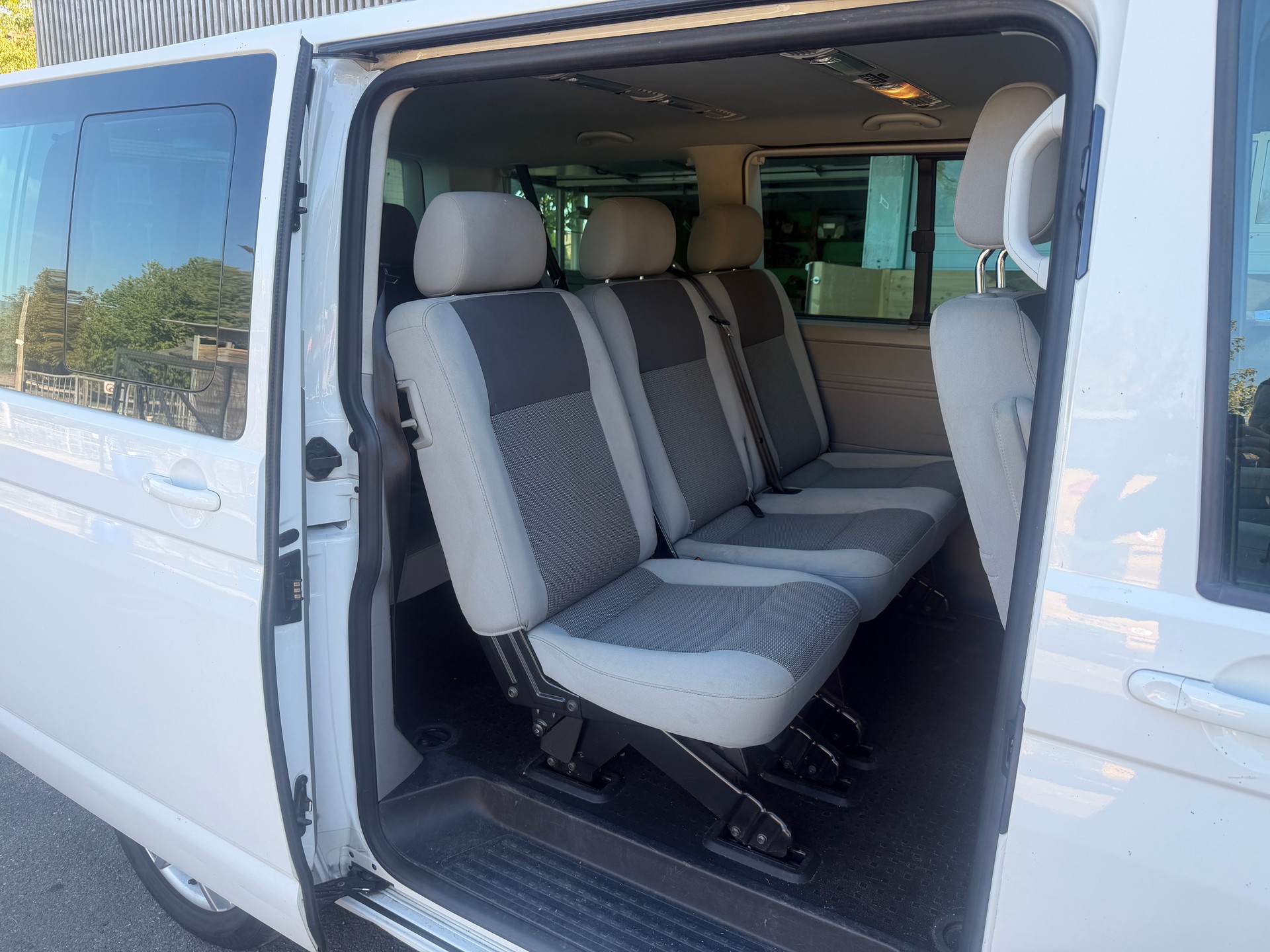 VW T5 Caravelle Comfortline 2.0 TDI CR 4Motion-image-5