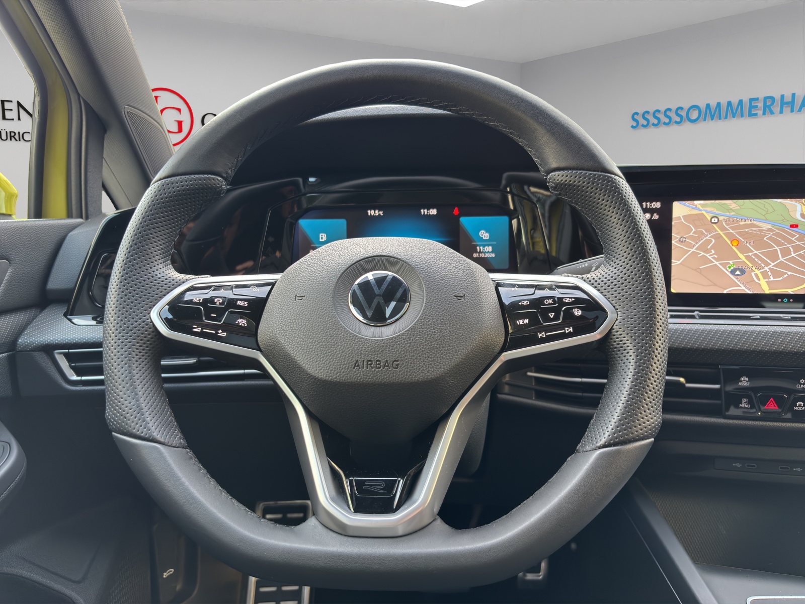 VW Golf VIII 1.5 eTSI R-Line DSG-image-6