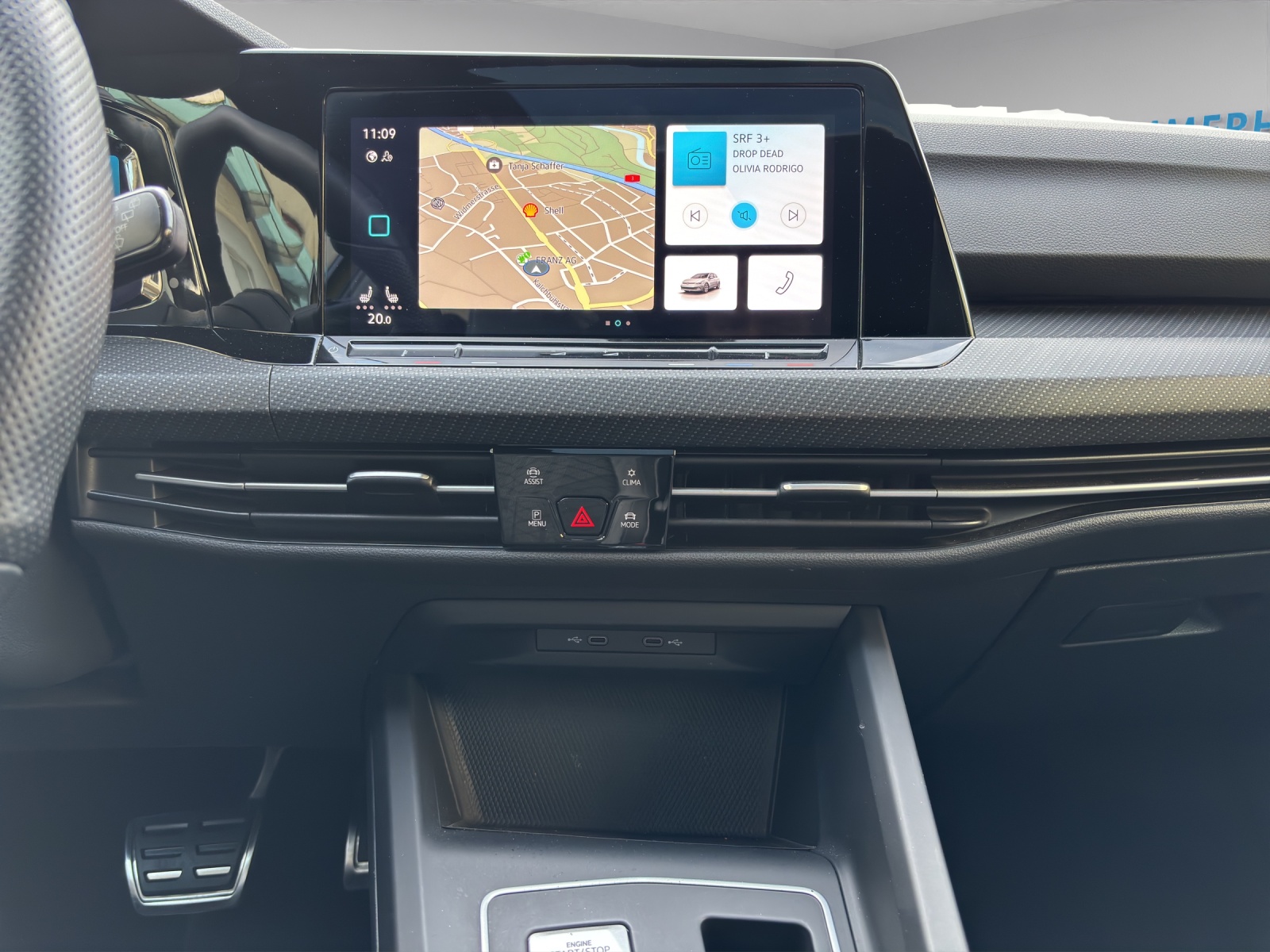 VW Golf VIII 1.5 eTSI R-Line DSG-image-8