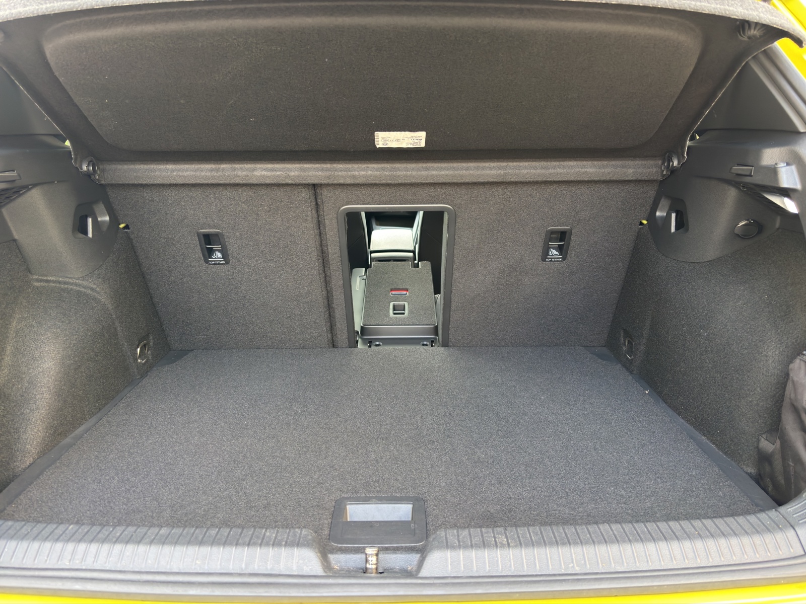 VW Golf VIII 1.5 eTSI R-Line DSG-image-10