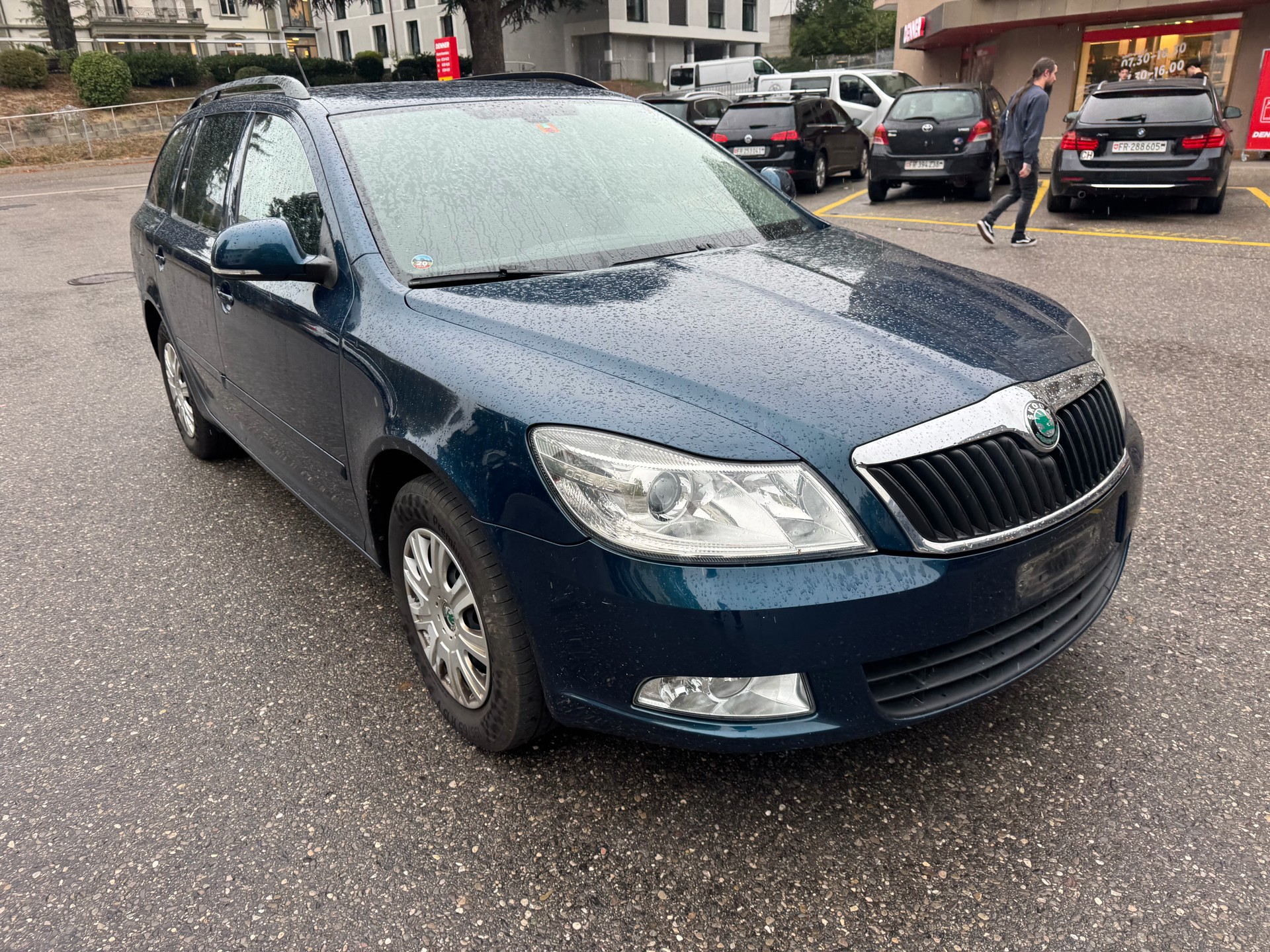 SKODA Octavia Combi 1.8 TSI Ambition 4x4-image-1