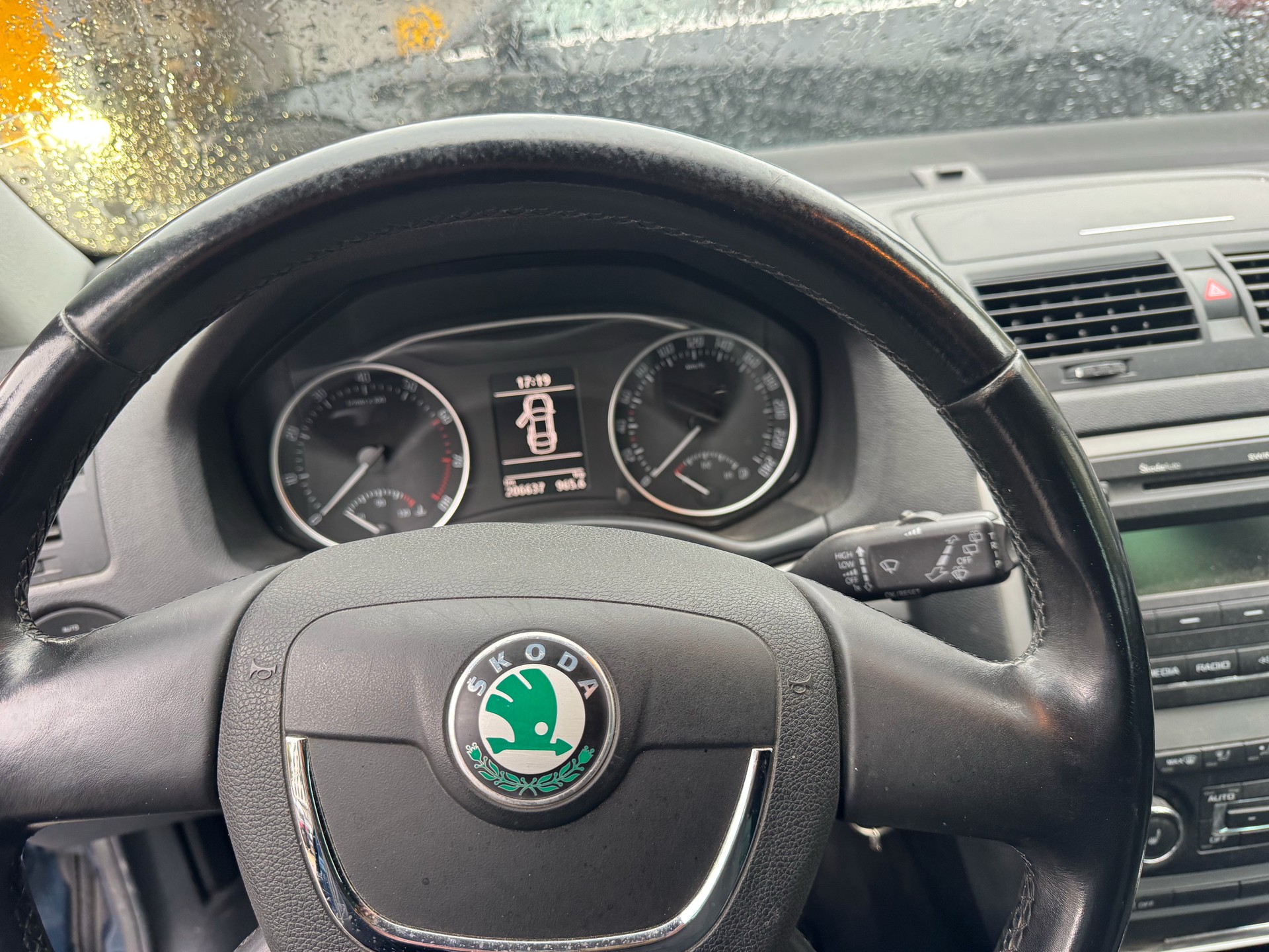 SKODA Octavia Combi 1.8 TSI Ambition 4x4-image-6
