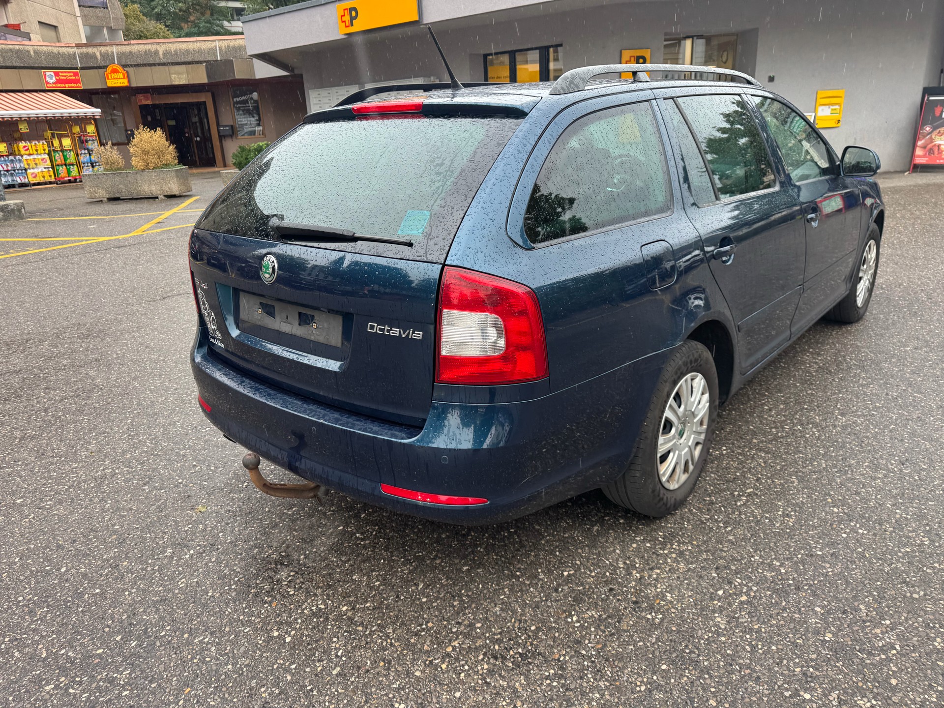 SKODA Octavia Combi 1.8 TSI Ambition 4x4-image-2