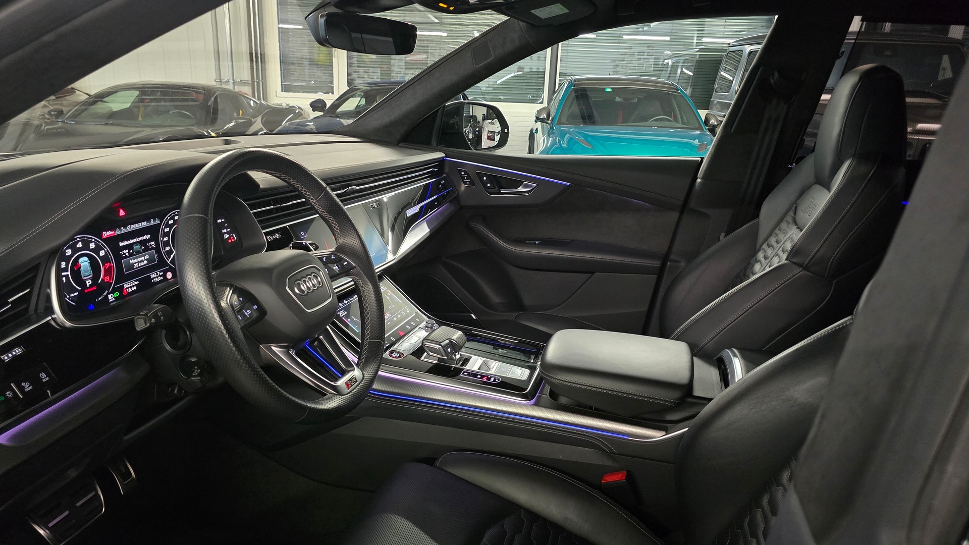AUDI RSQ8 quattro tiptronic-image-15