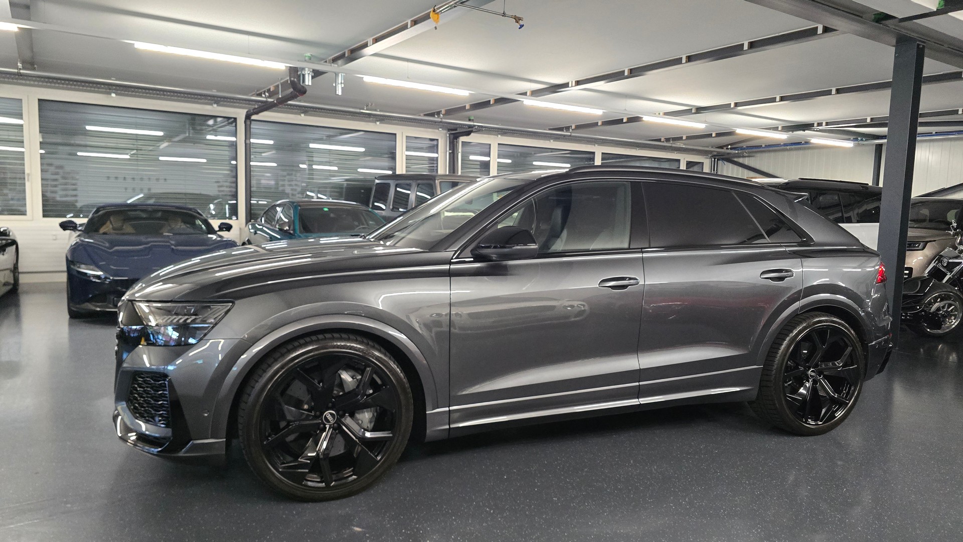 AUDI RSQ8 quattro tiptronic-image-10