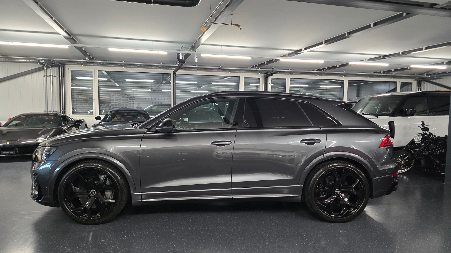 AUDI RSQ8 quattro tiptronic-image-9