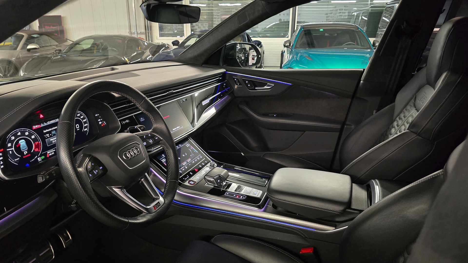 AUDI RSQ8 quattro tiptronic-image-16
