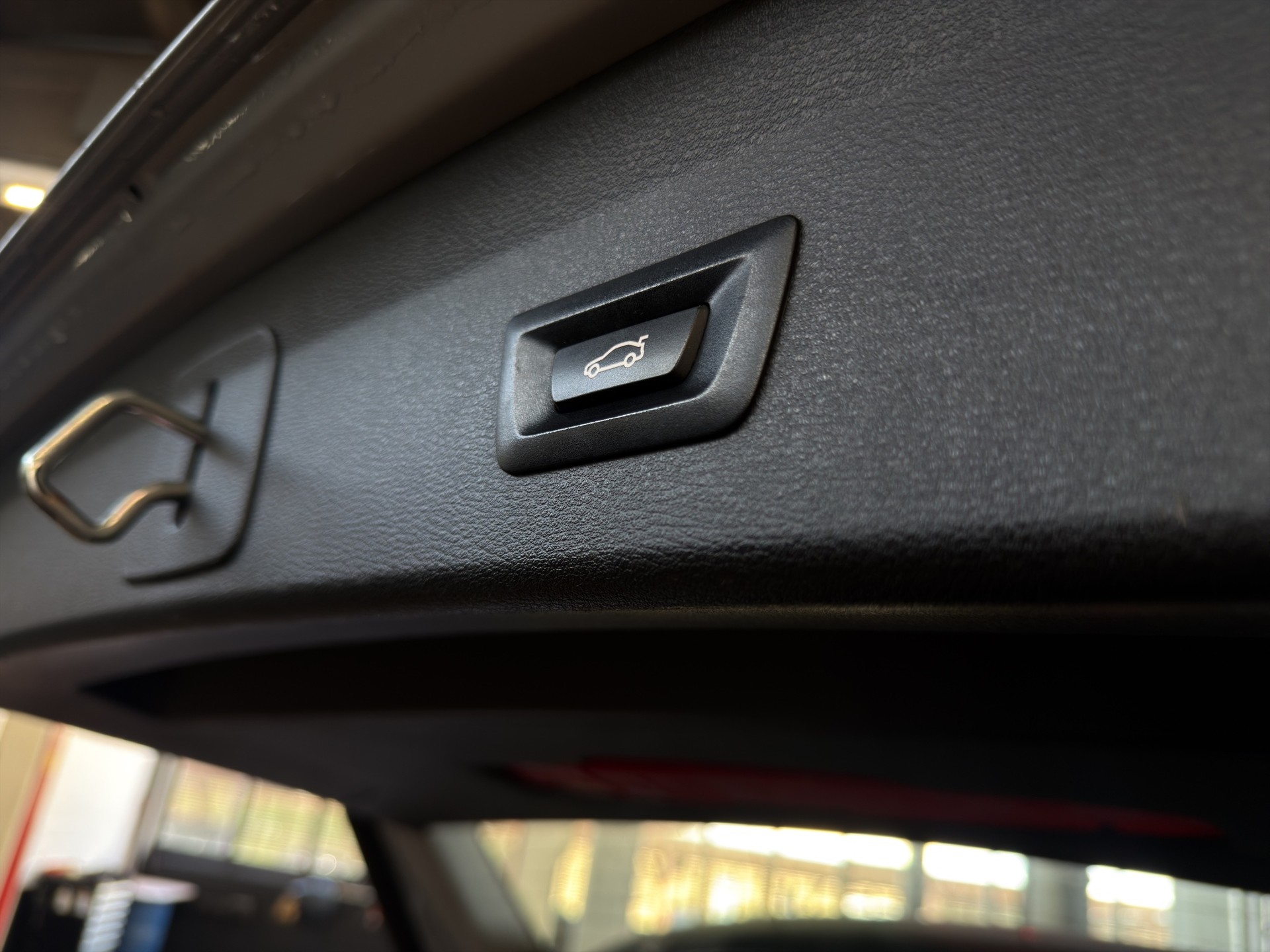 BMW X1 18d xDrive-image-12