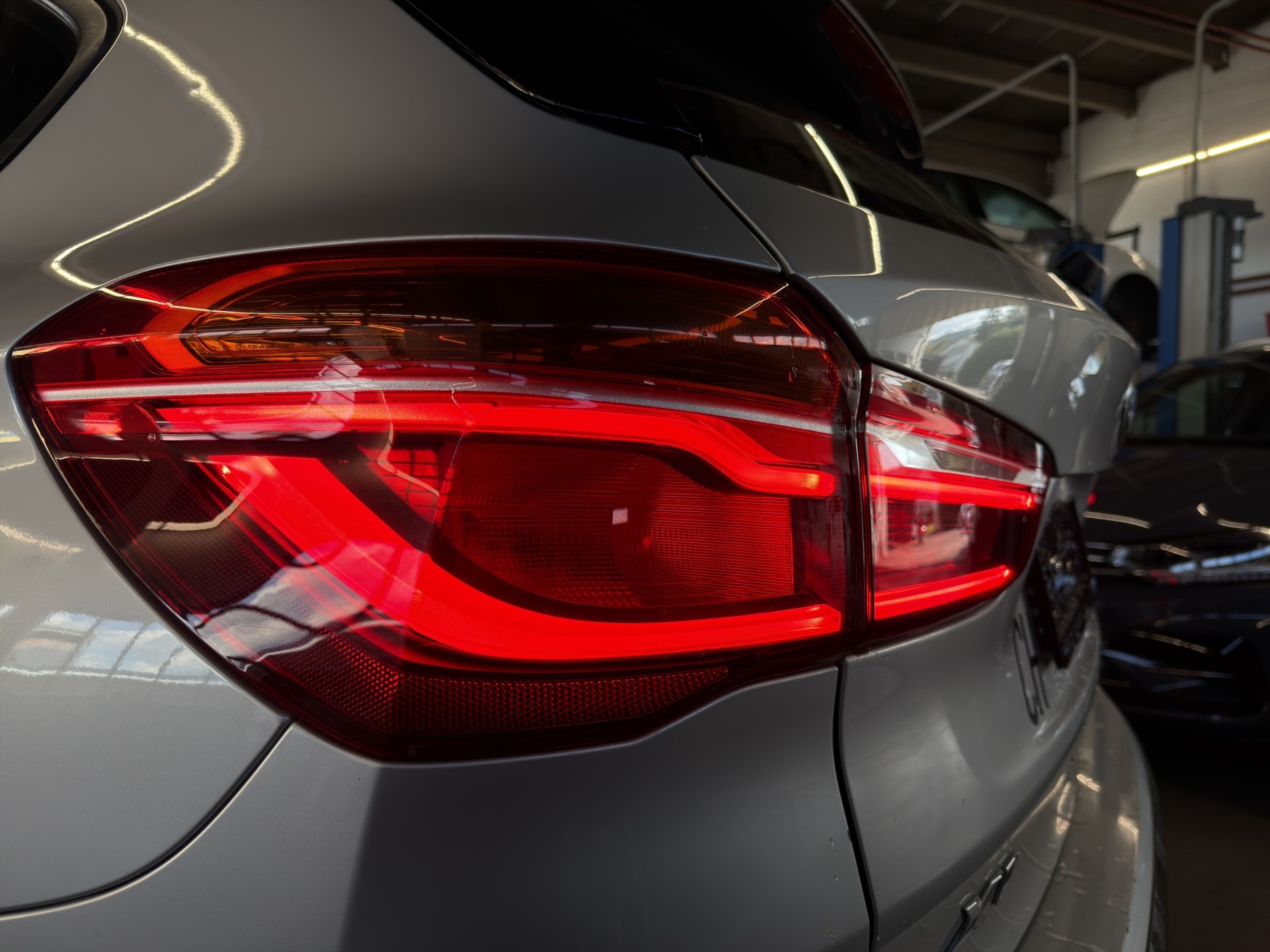 BMW X1 18d xDrive-image-13