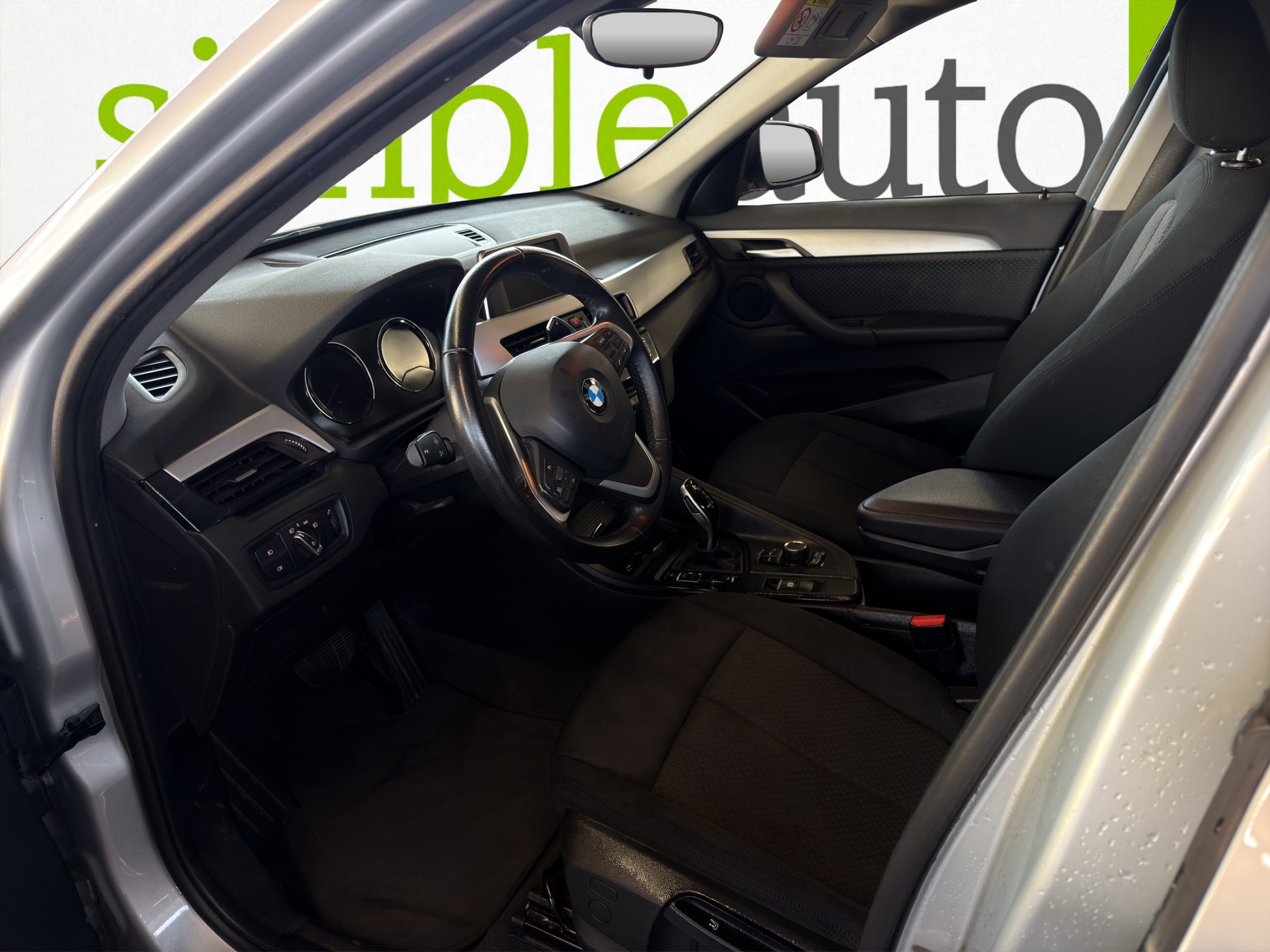 BMW X1 18d xDrive-image-6