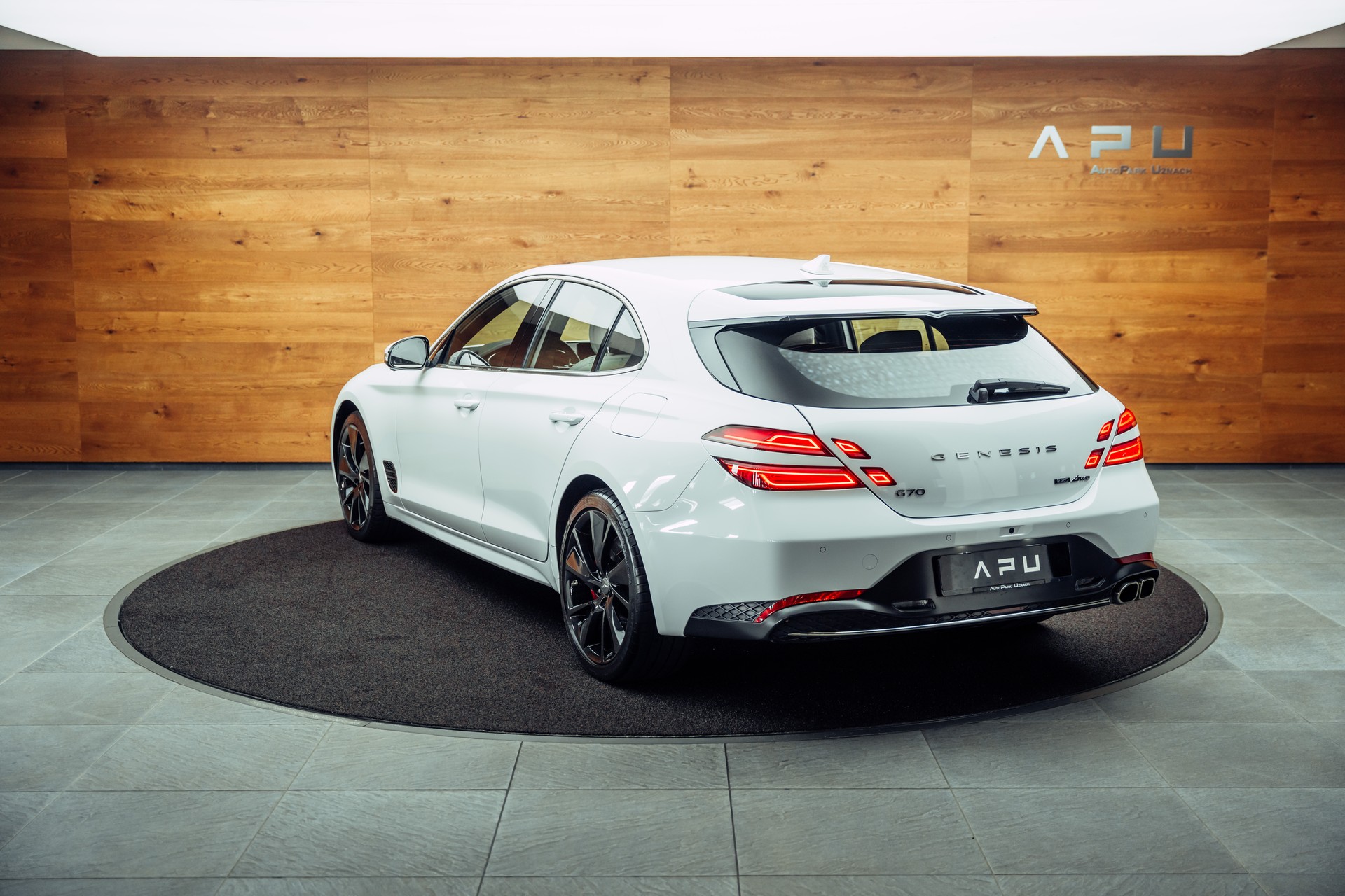 GENESIS G70 Shooting Brake 2.2 CRDI Sport AT8 AWD-image-2