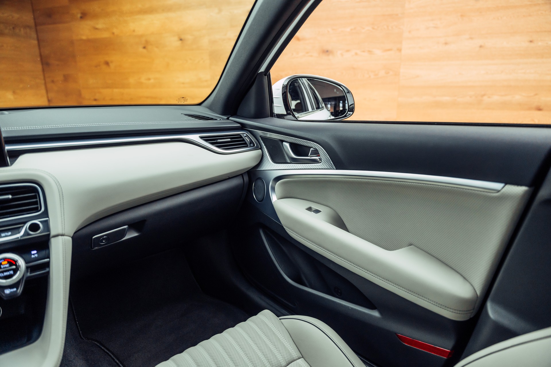 GENESIS G70 Shooting Brake 2.2 CRDI Sport AT8 AWD-image-9