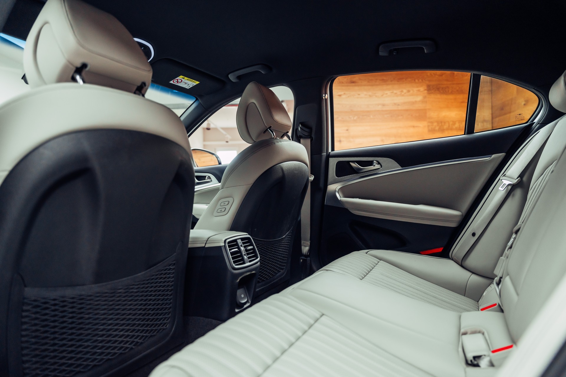 GENESIS G70 Shooting Brake 2.2 CRDI Sport AT8 AWD-image-7