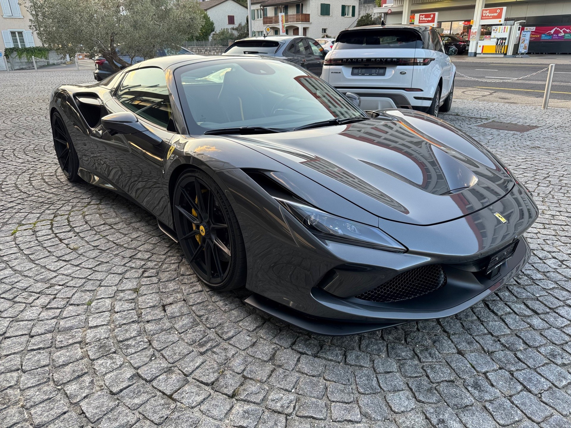 FERRARI F8 Spider-image-4