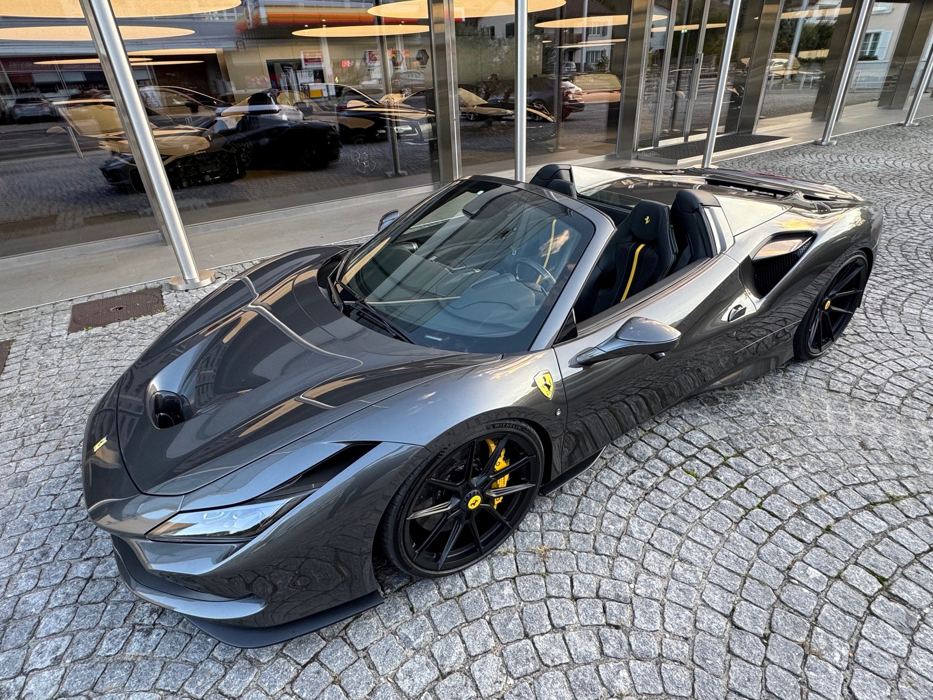 FERRARI F8 Spider-image-5