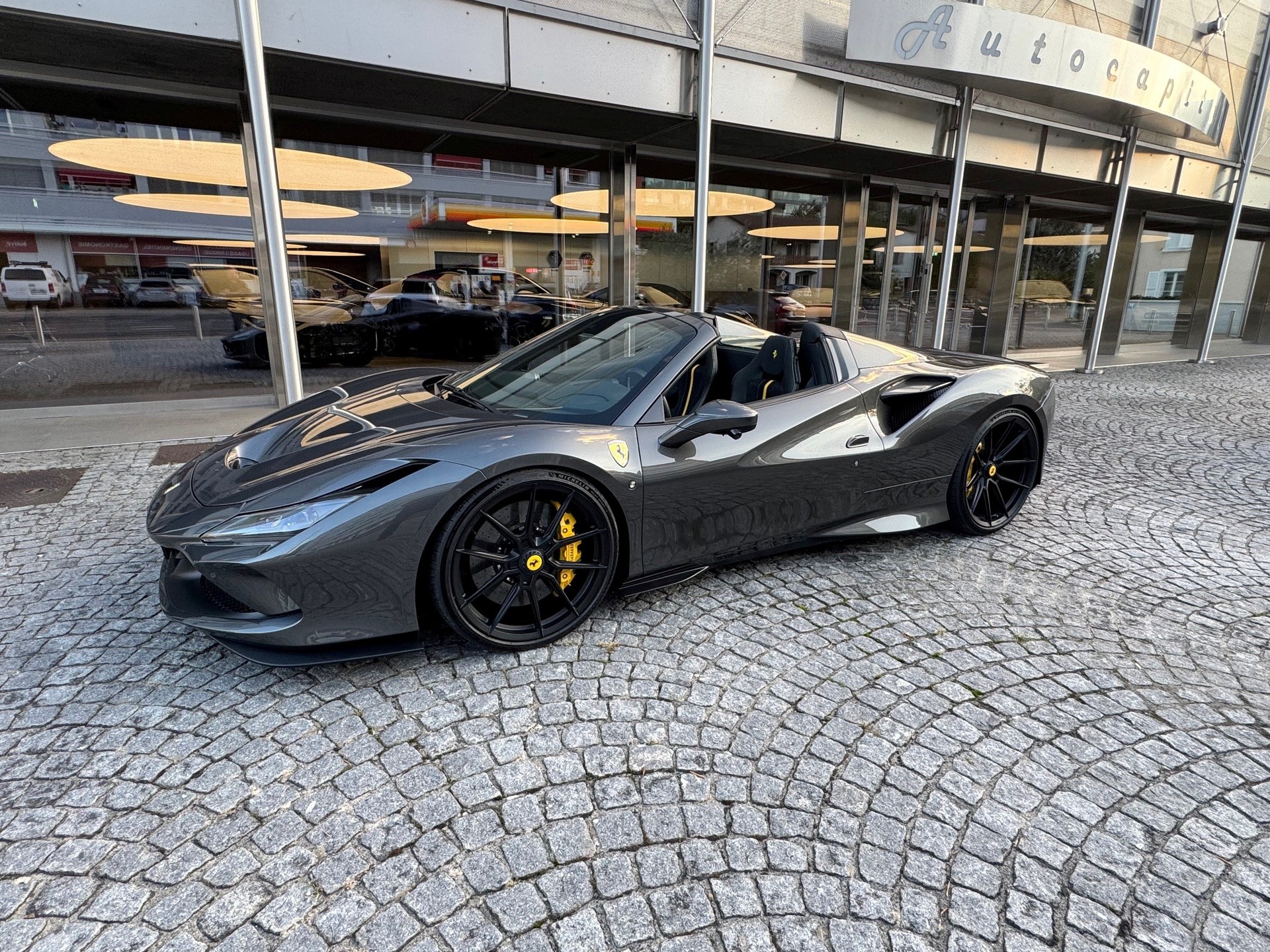 FERRARI F8 Spider-image-6