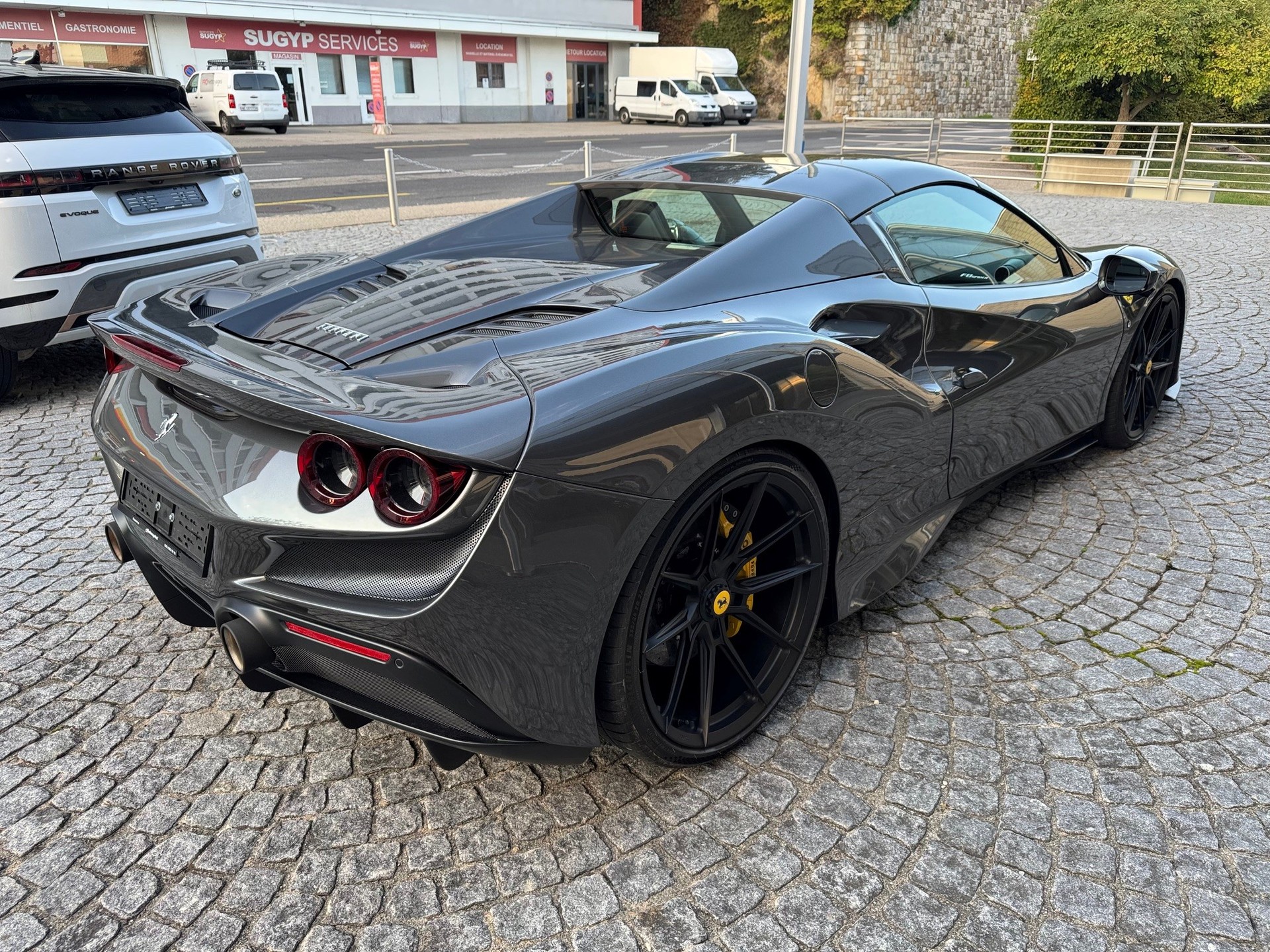 FERRARI F8 Spider-image-3