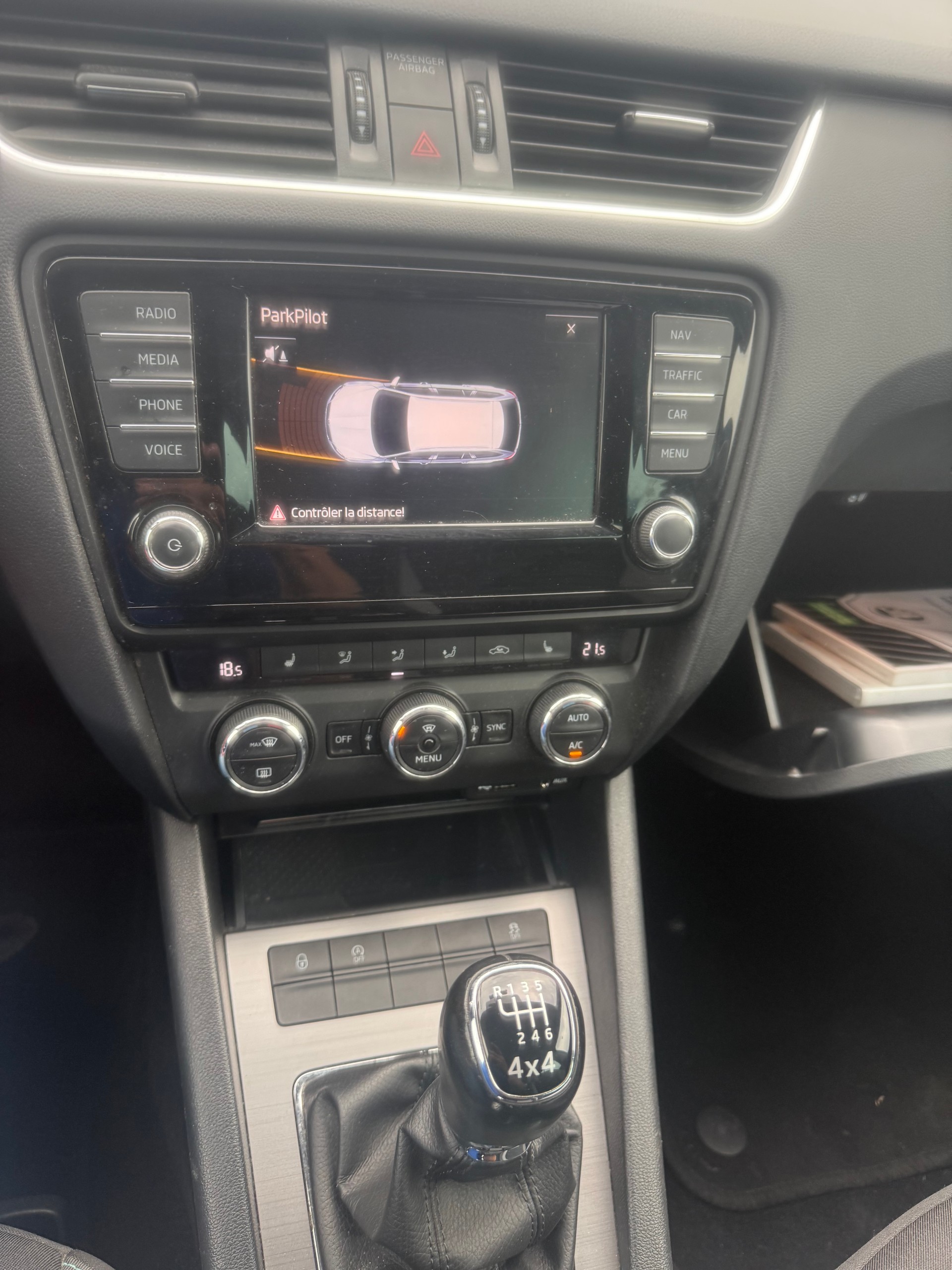 SKODA Octavia Combi 1.6 TDI Fresh 4x4-image-6