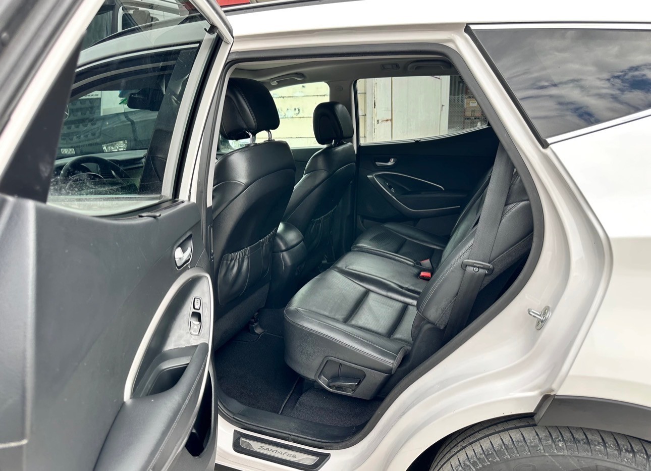 HYUNDAI Santa Fe 2.2 CRDI Premium 4WD Automatic-image-12
