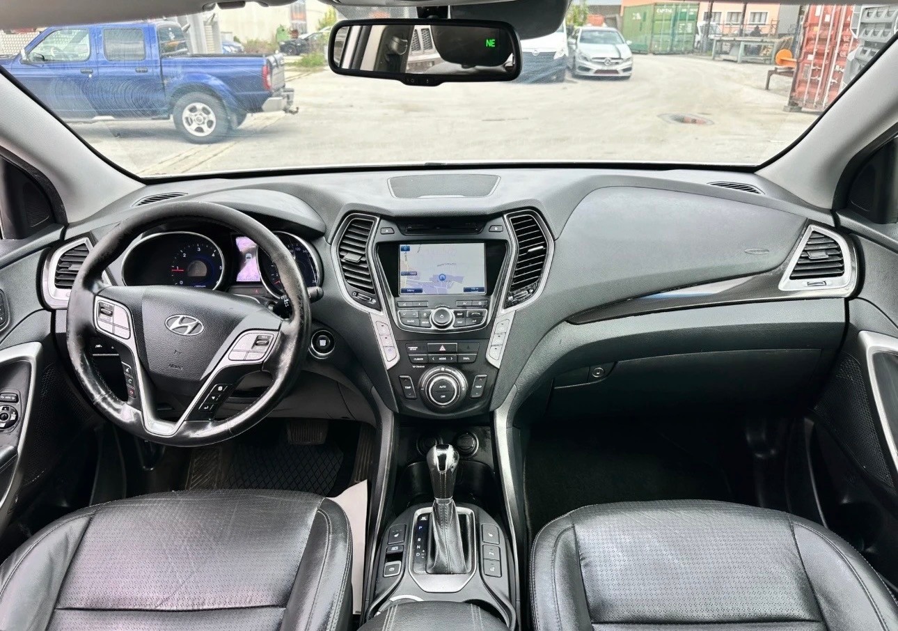 HYUNDAI Santa Fe 2.2 CRDI Premium 4WD Automatic-image-9