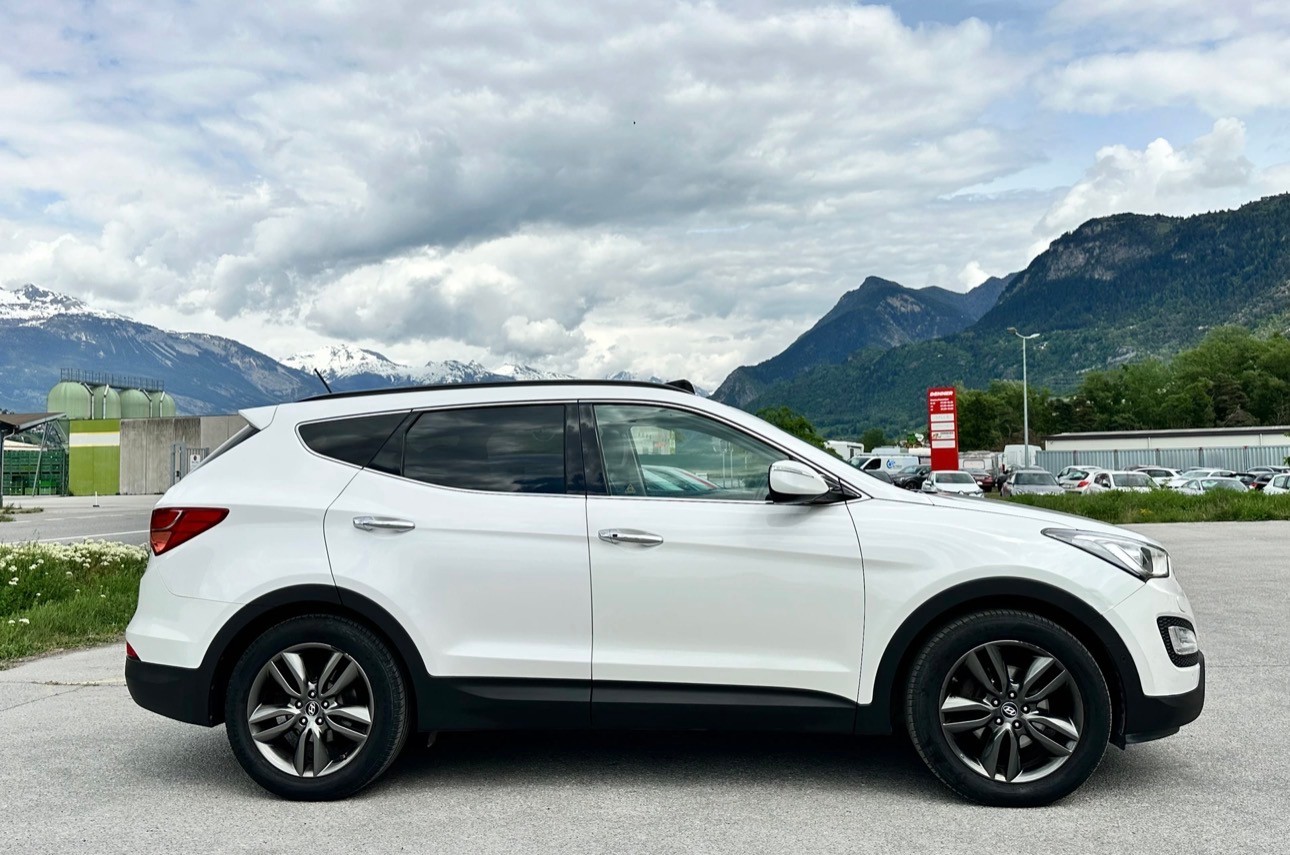 HYUNDAI Santa Fe 2.2 CRDI Premium 4WD Automatic-image-5