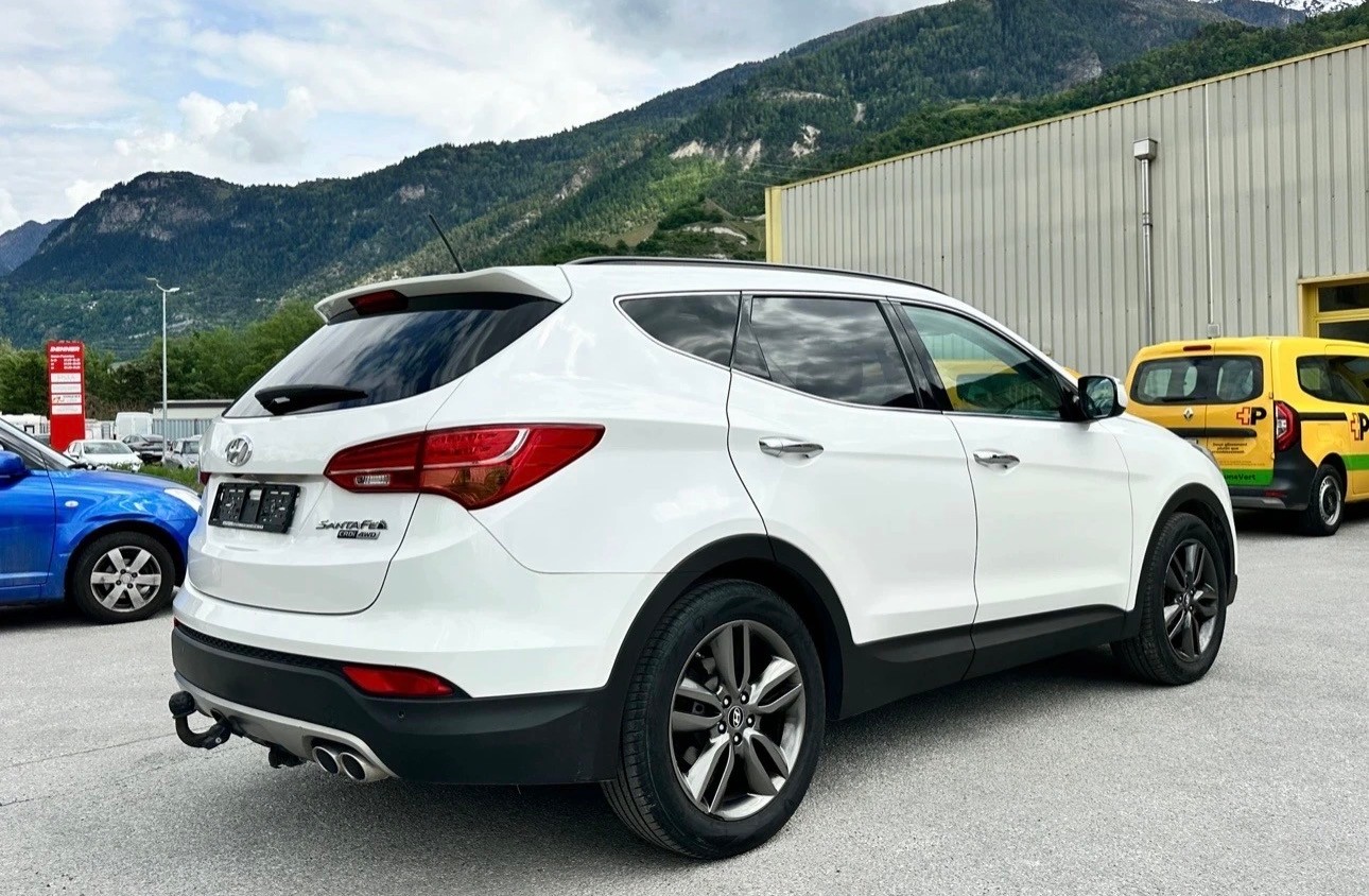 HYUNDAI Santa Fe 2.2 CRDI Premium 4WD Automatic-image-3