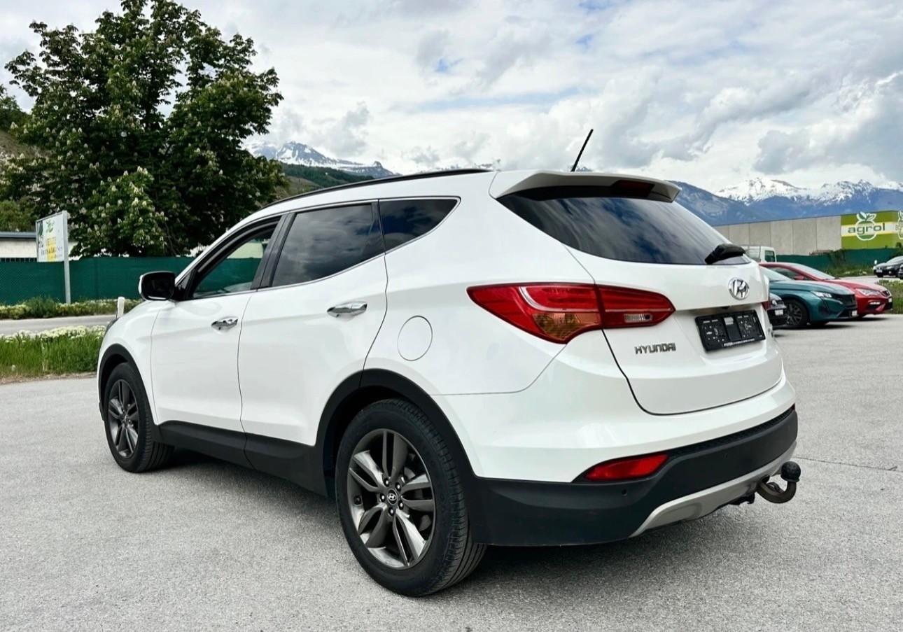HYUNDAI Santa Fe 2.2 CRDI Premium 4WD Automatic-image-4